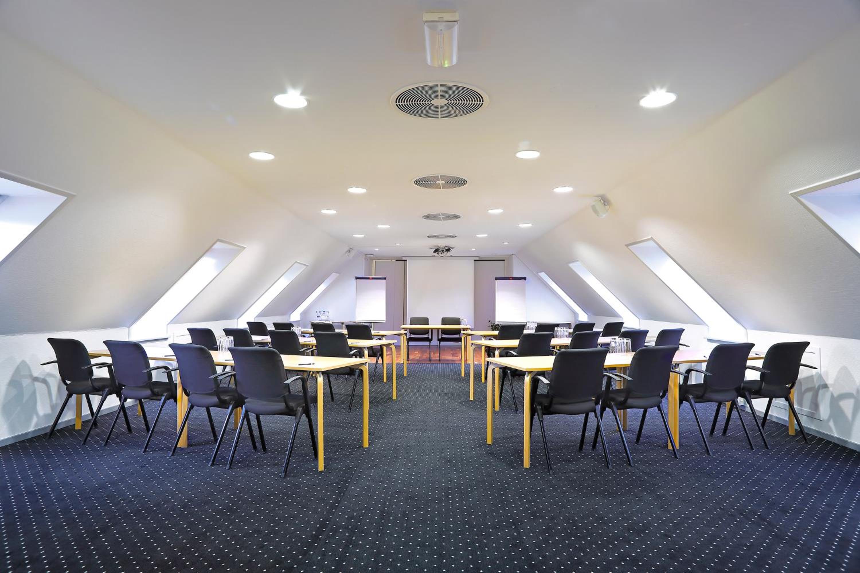 Courtyard Top Floor