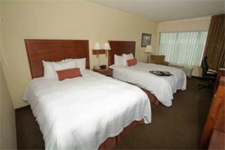 Queen Room With Two Queen Beds - Non-Smoking photo 1