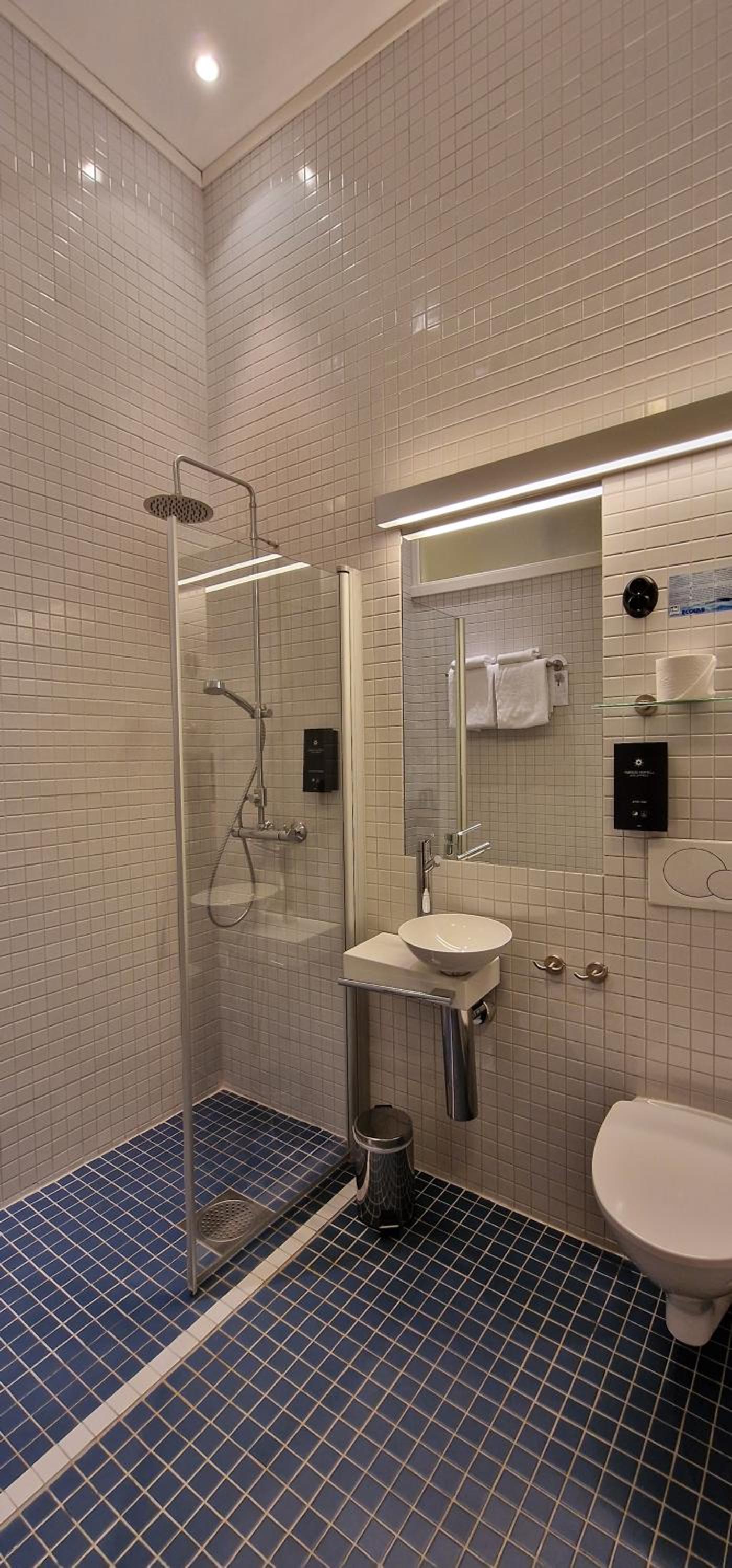 Double Room - Photo 10