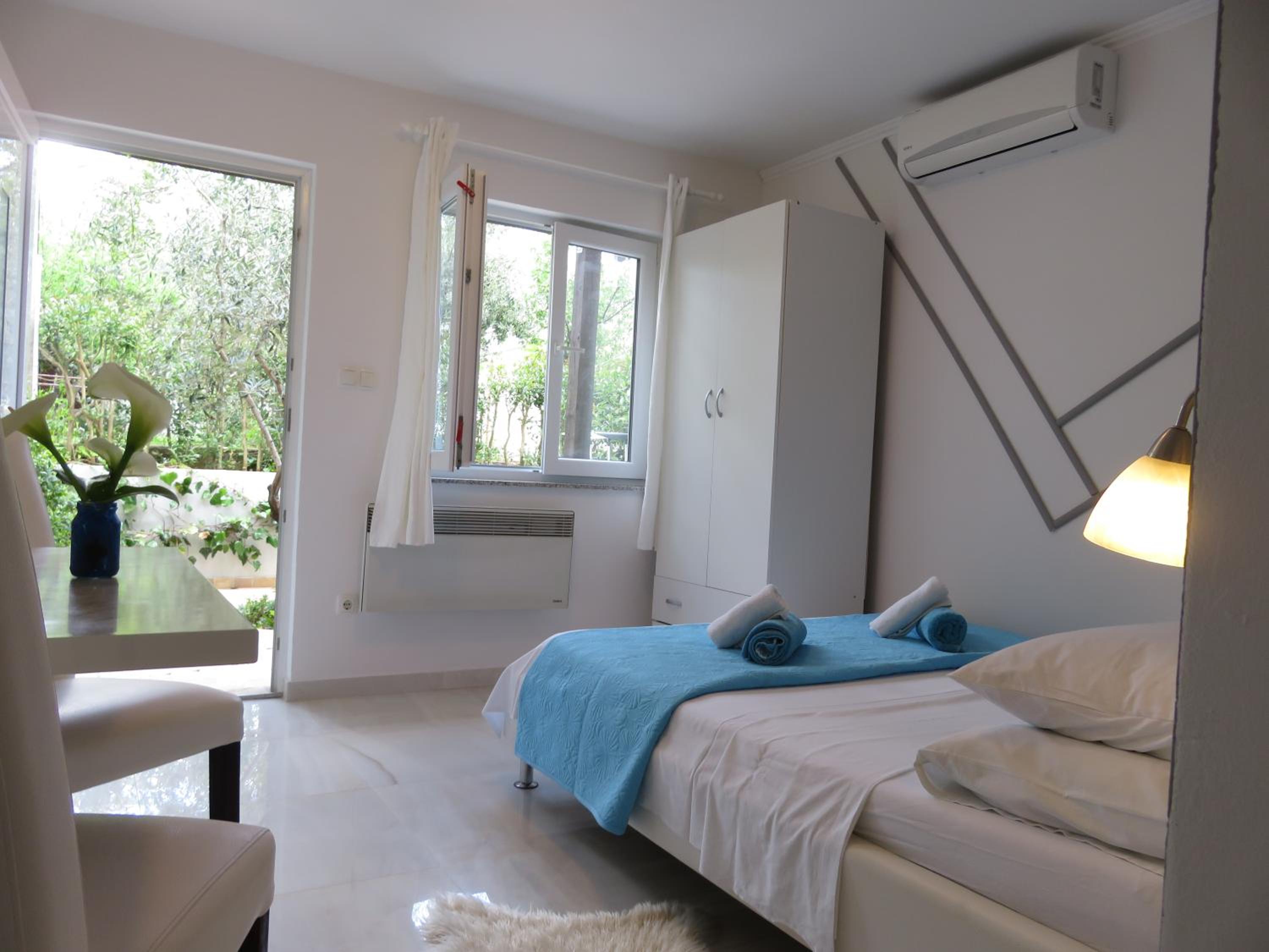 Studio with Garden View