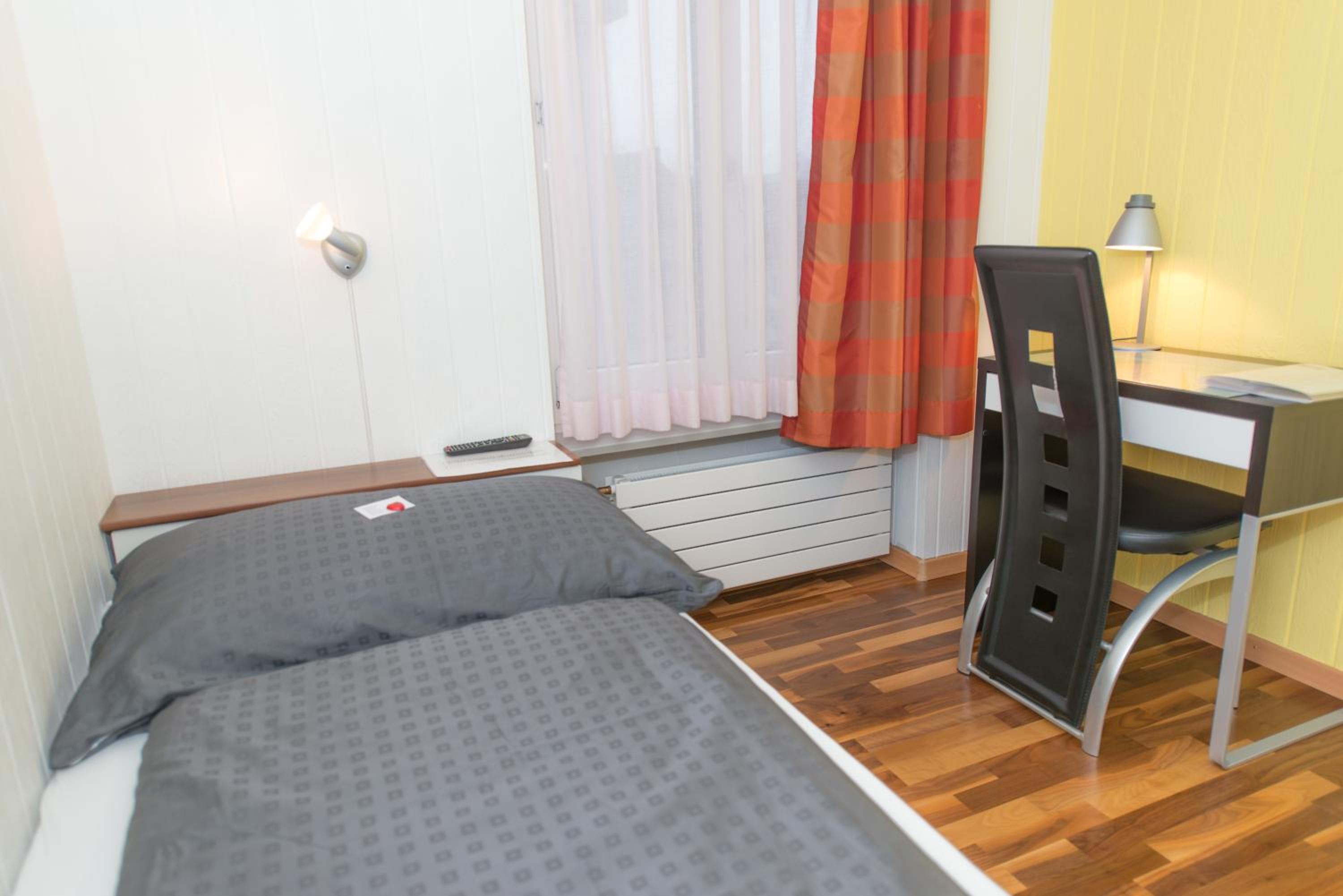Single Room photo 2