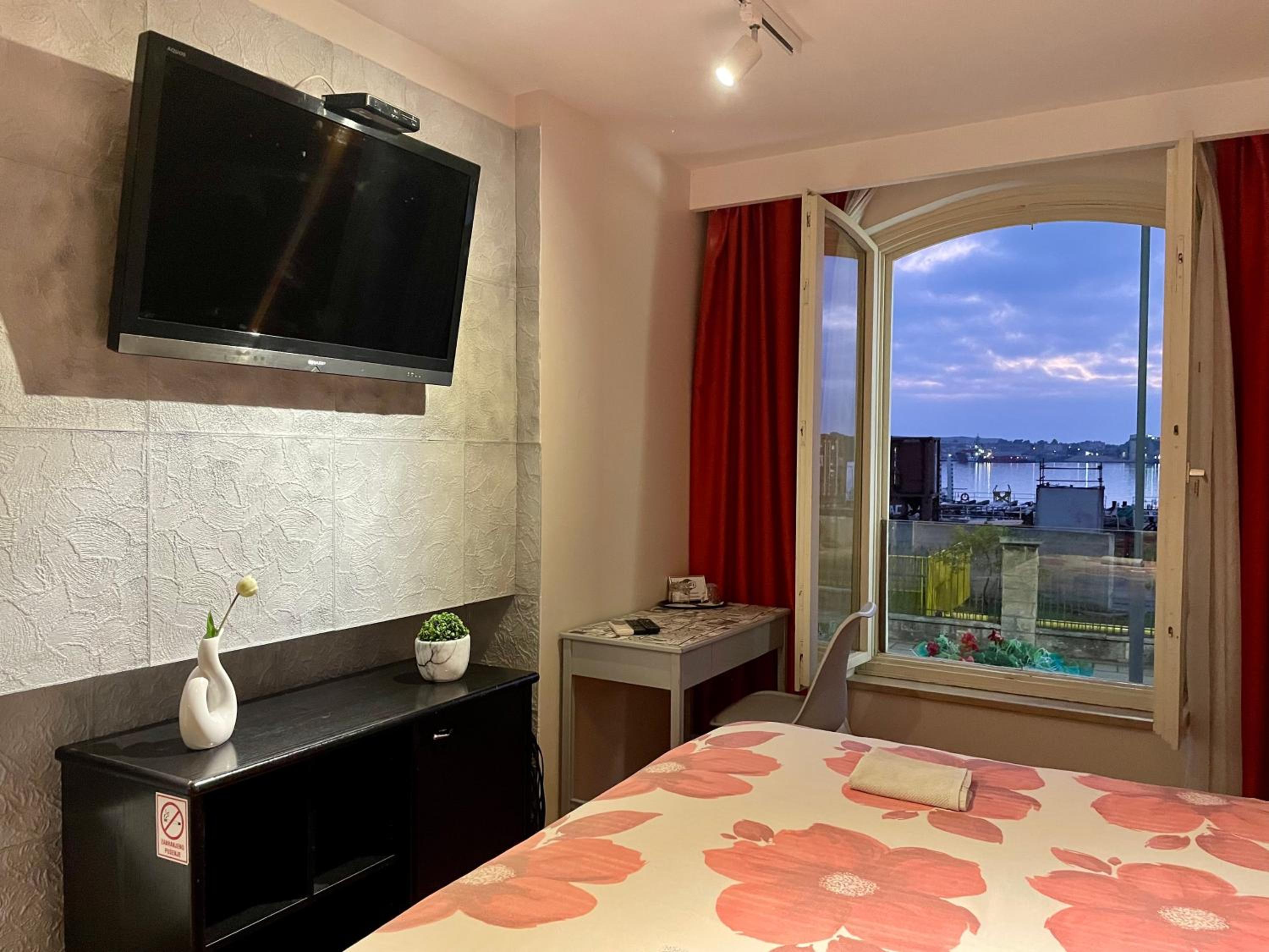 King Room with Sea View - Photo 1