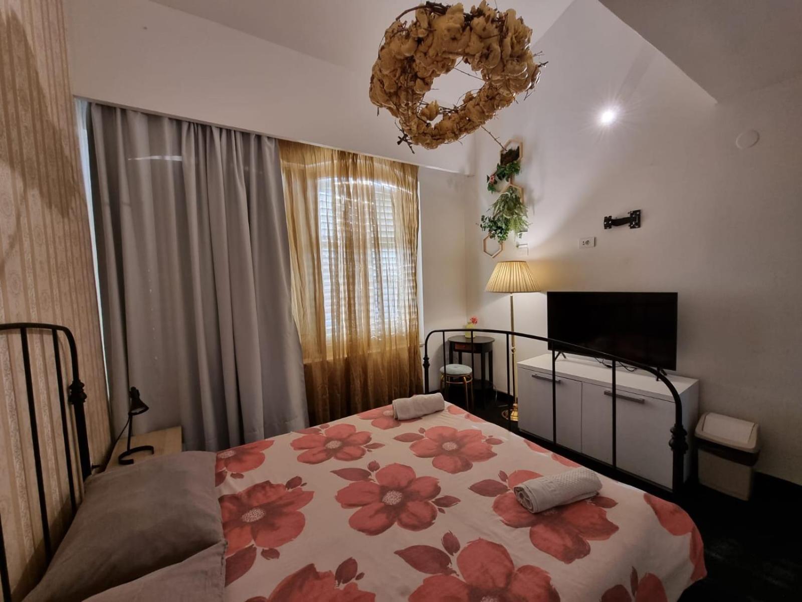 Double Room with Shared Bathroom photo 1
