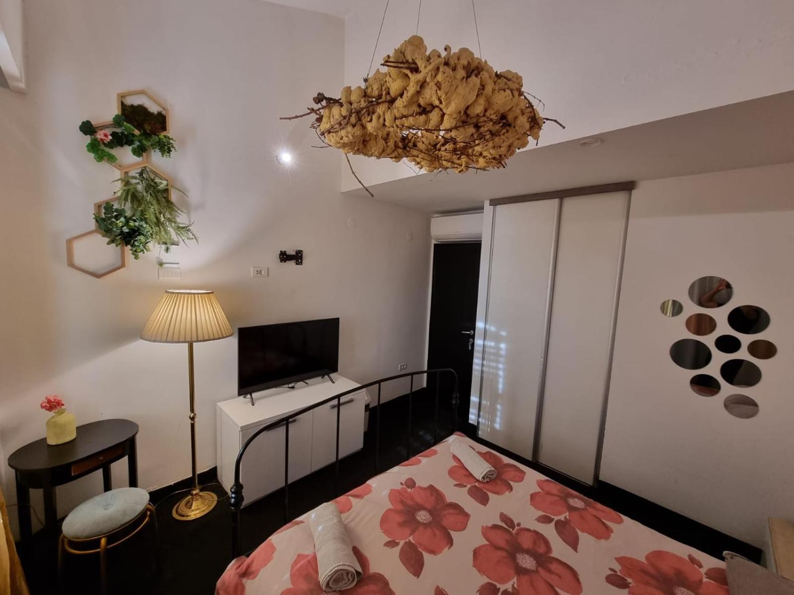 Double Room with Shared Bathroom photo 2
