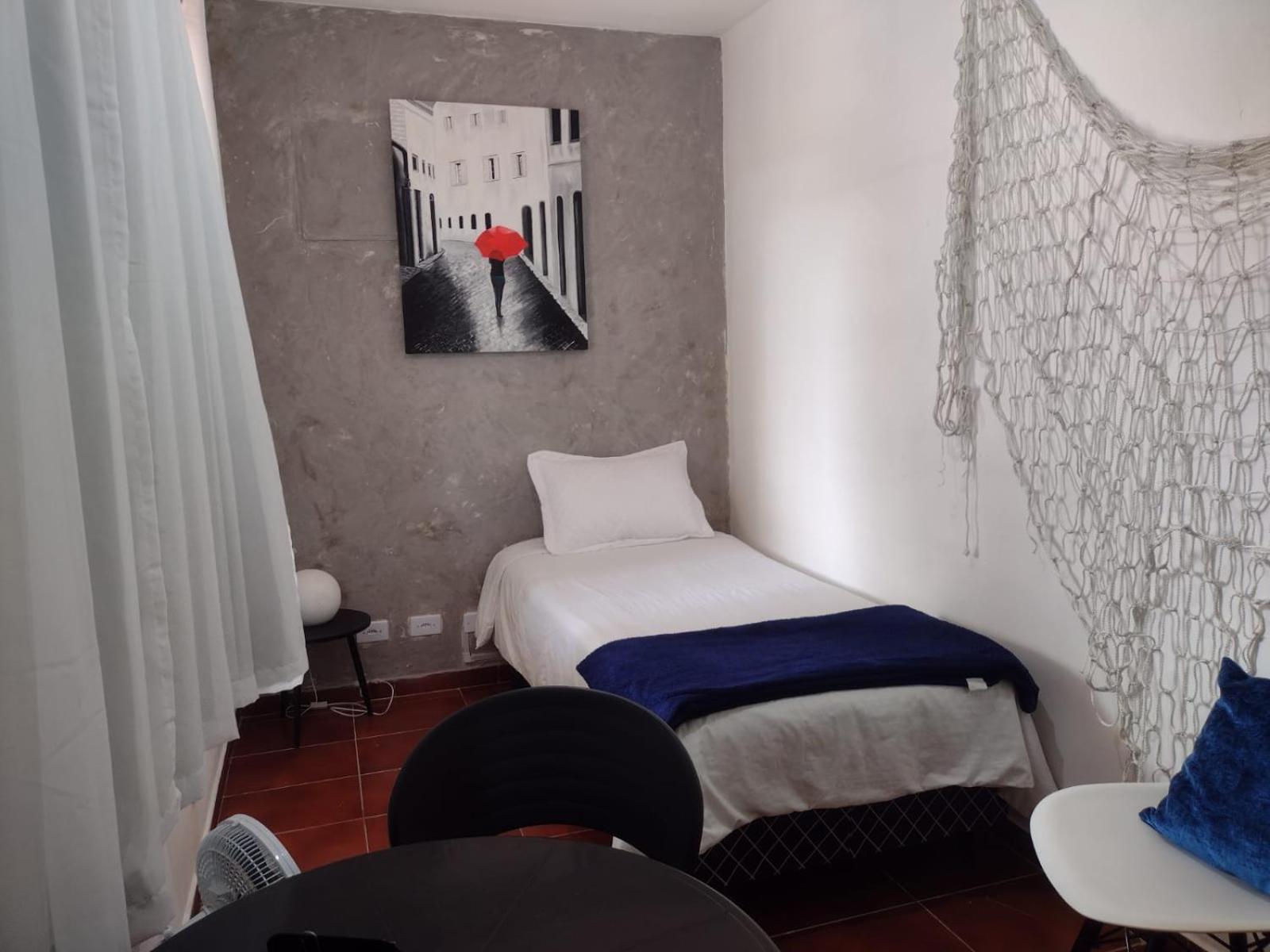 Single Room with Shared Bathroom photo 2
