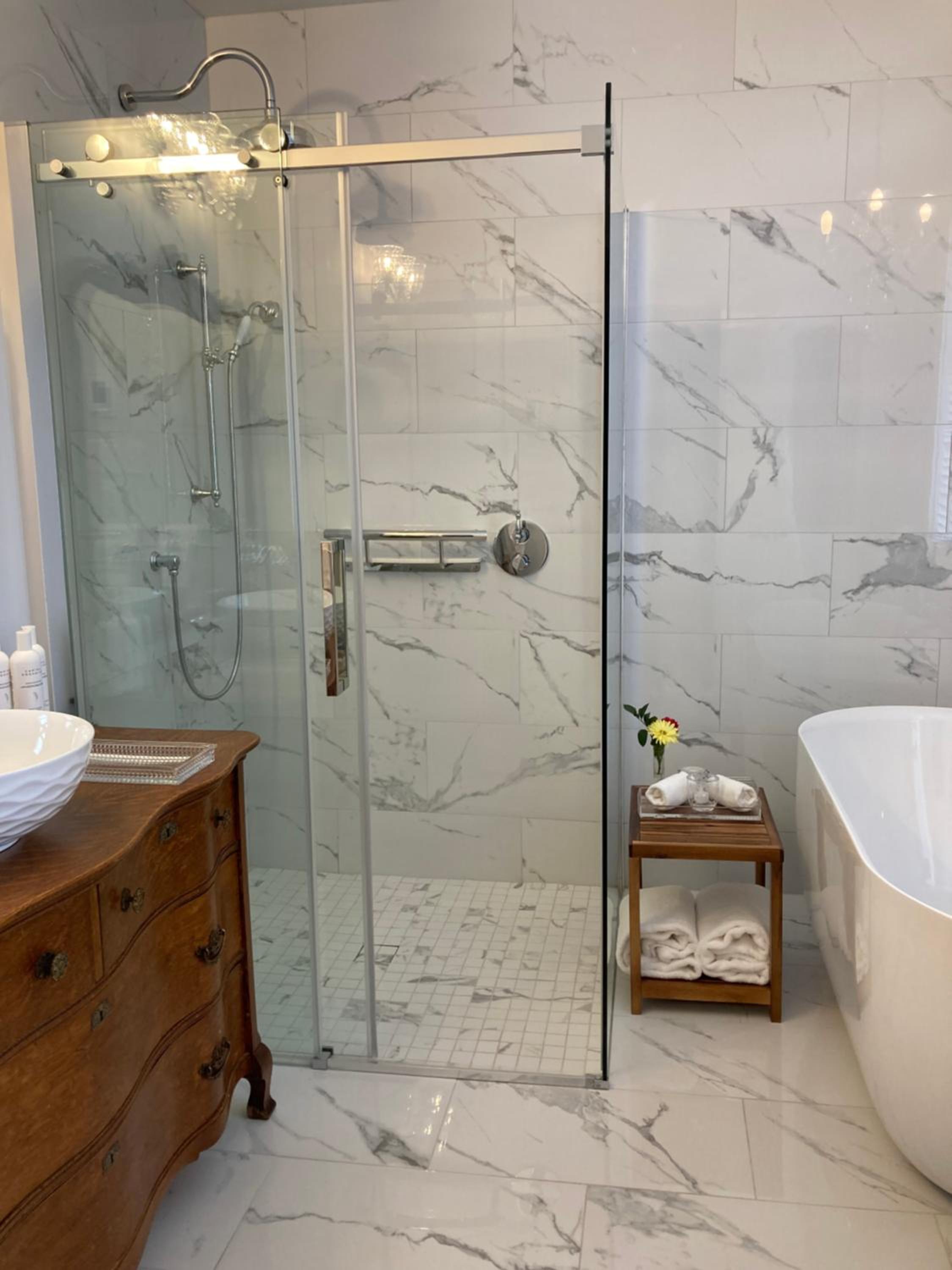 Queen Room with Spa Bath photo 2