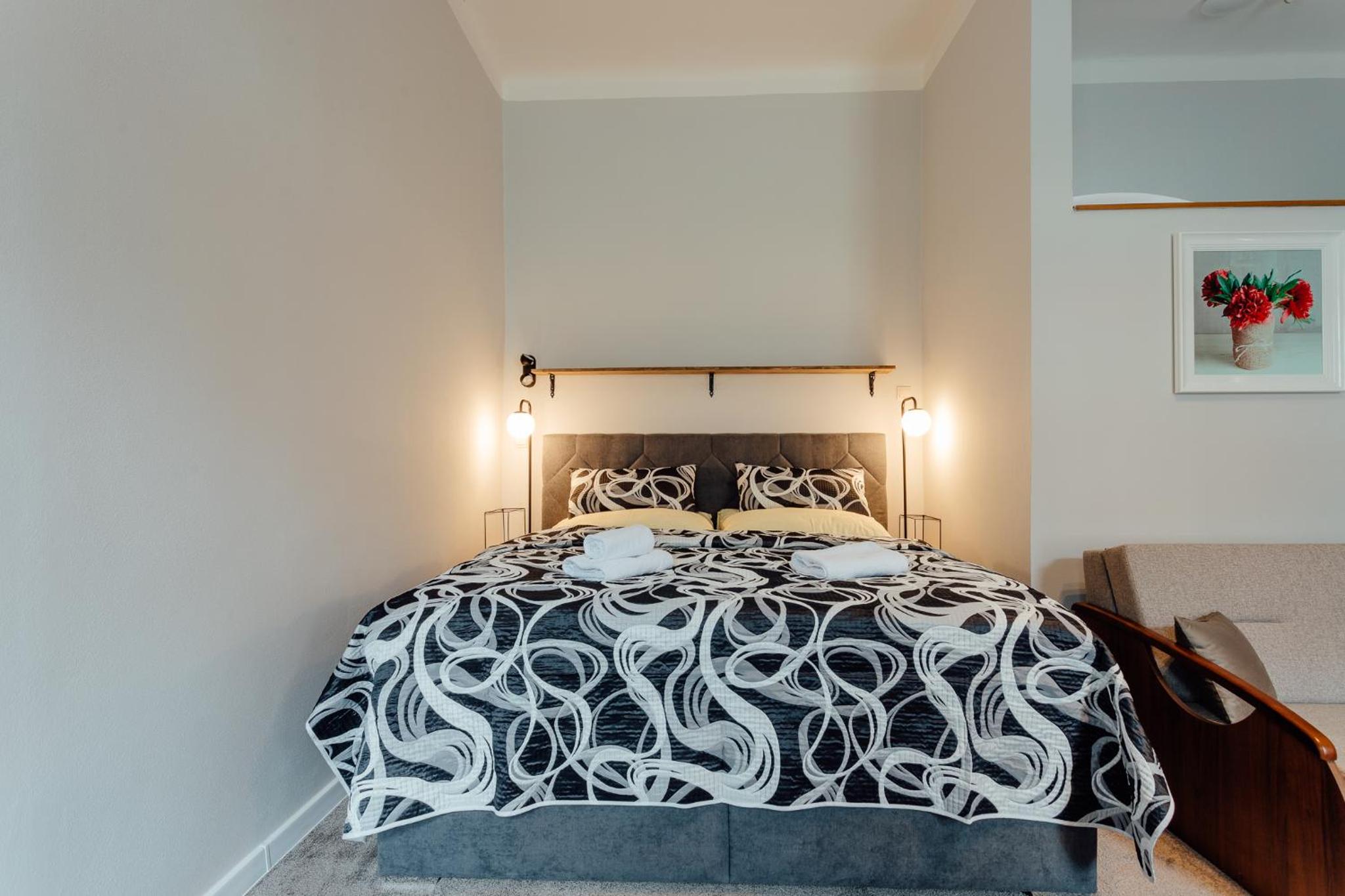 Deluxe Room (2 Adults + 1 Child)