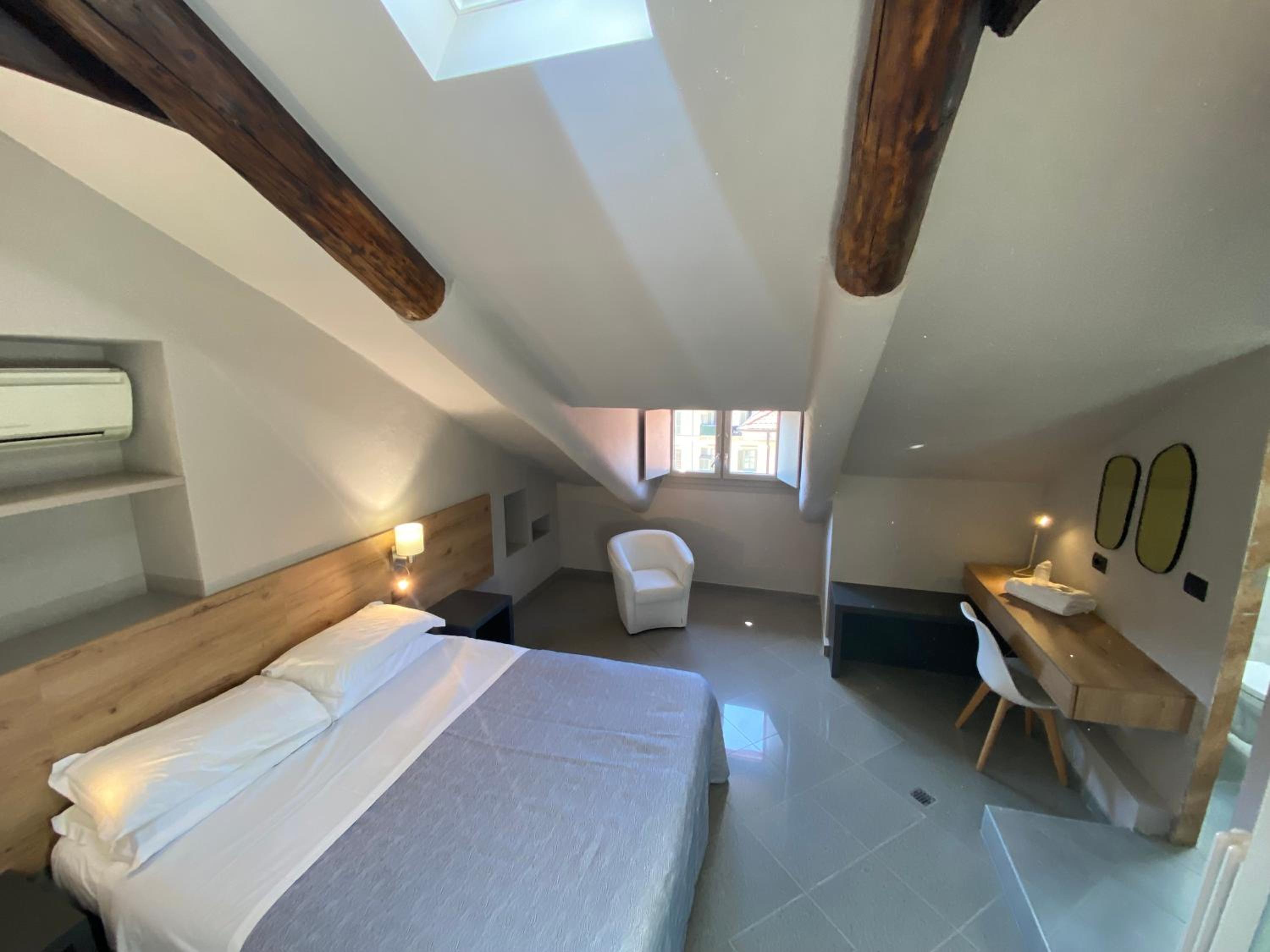 Studio Attic - Photo 18