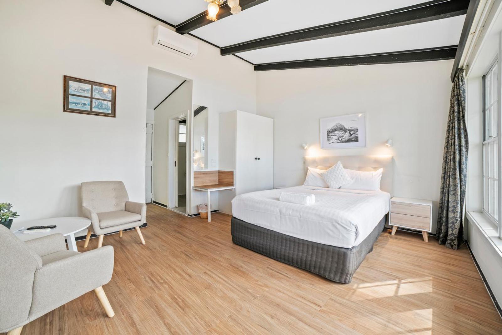 Queen Room with Garden View photo 3