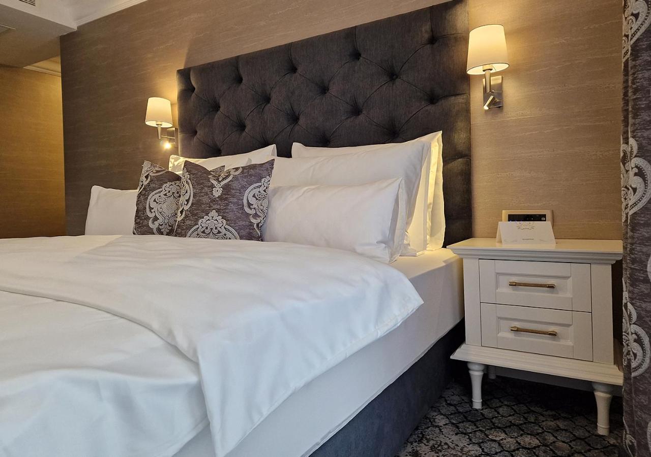 Deluxe King Room photo 3