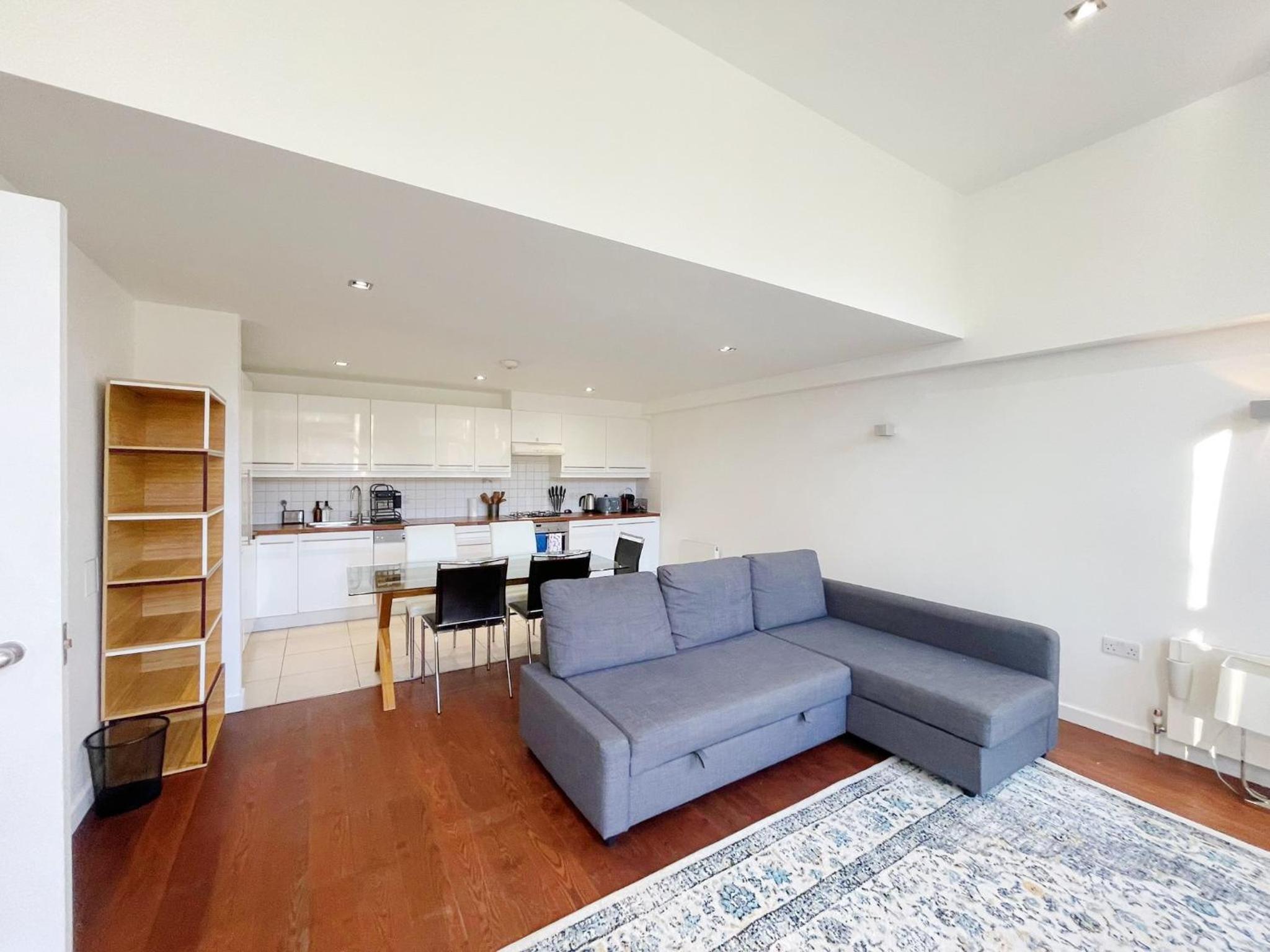 One-Bedroom Apartment photo 2