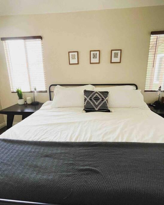 Three-Bedroom House photo 1