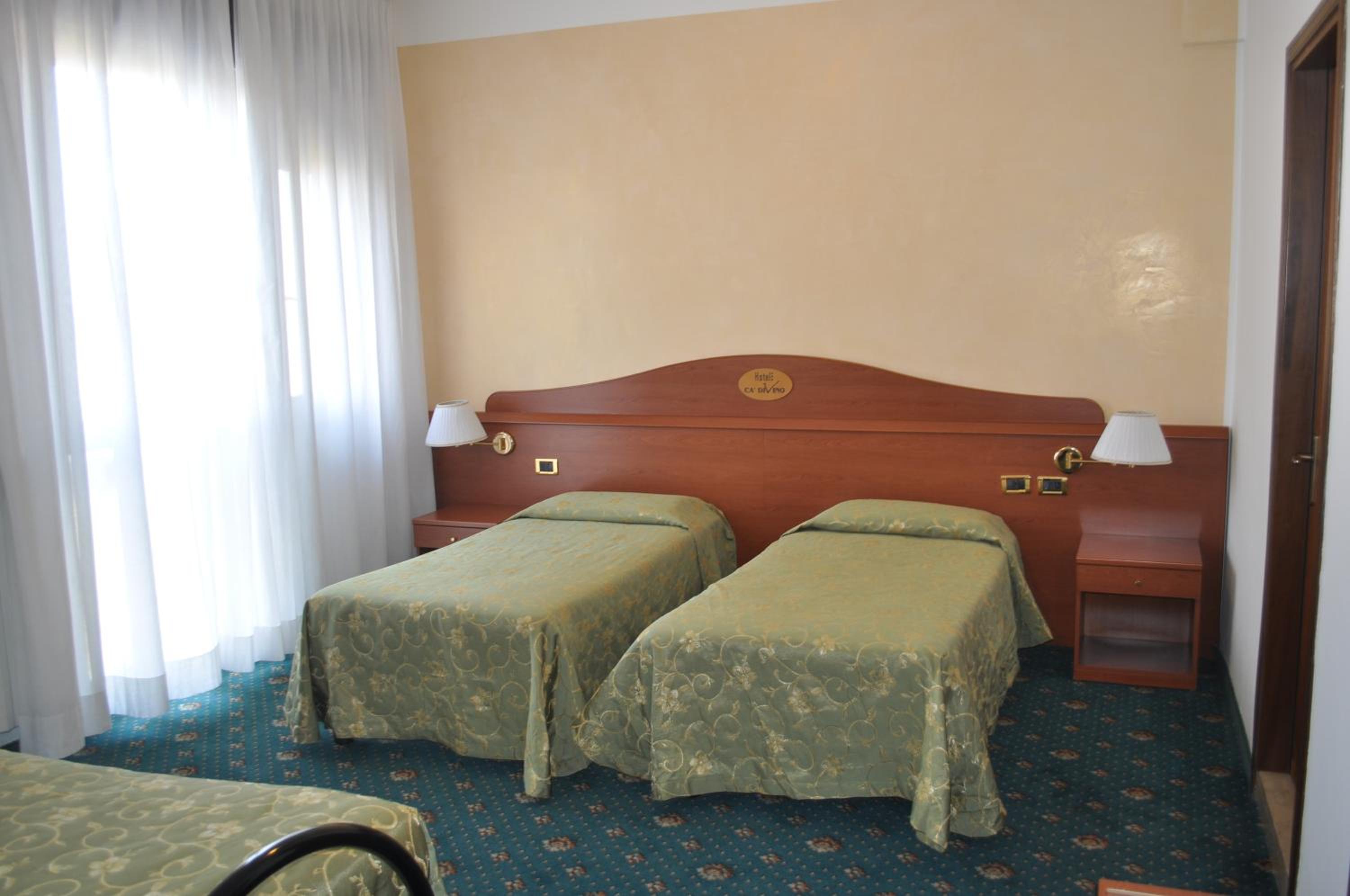 Double Room - Photo 6