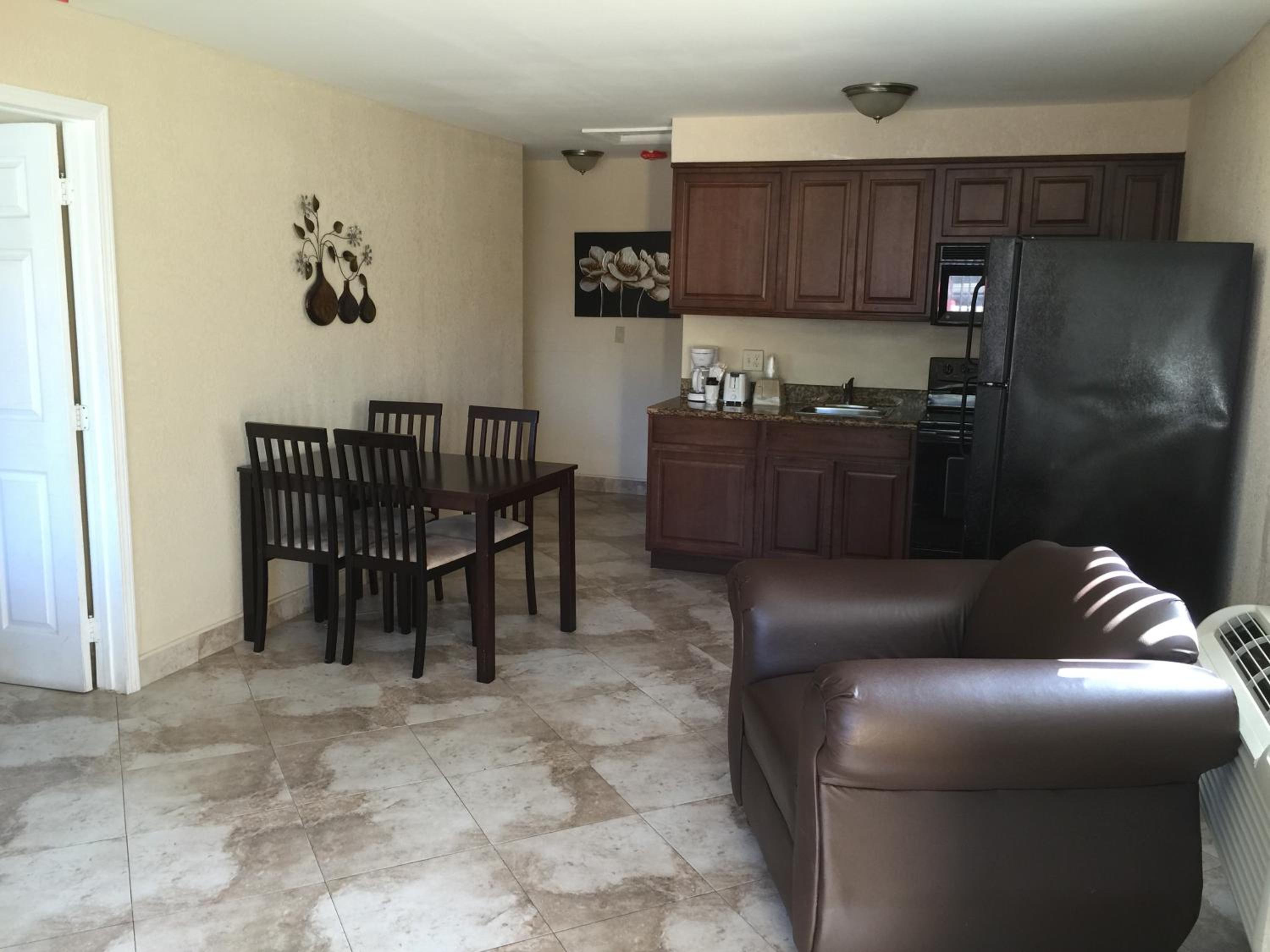 Two-Bedroom Suite photo 2