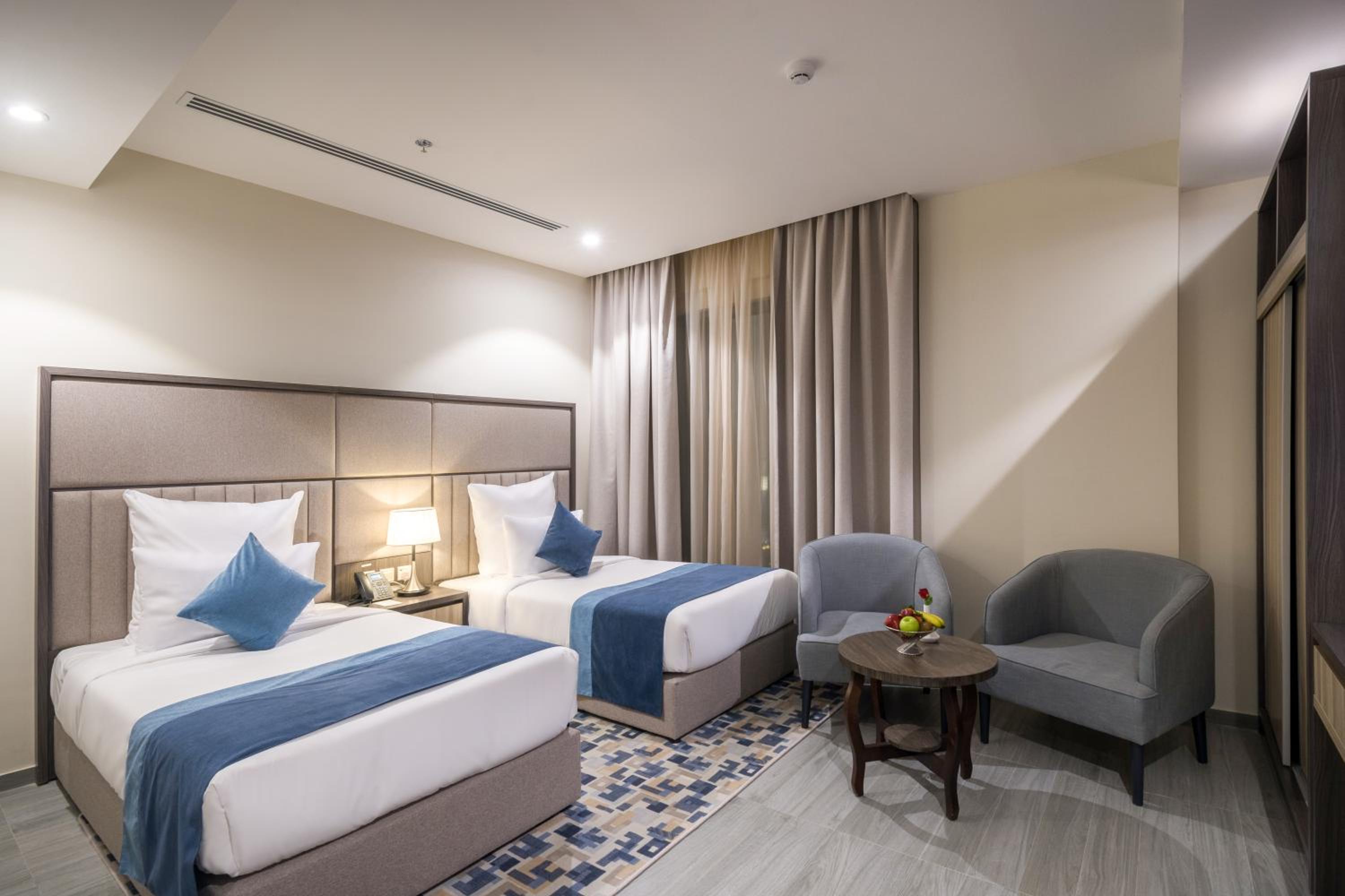 Deluxe Room (2 Adults + 1 Child)