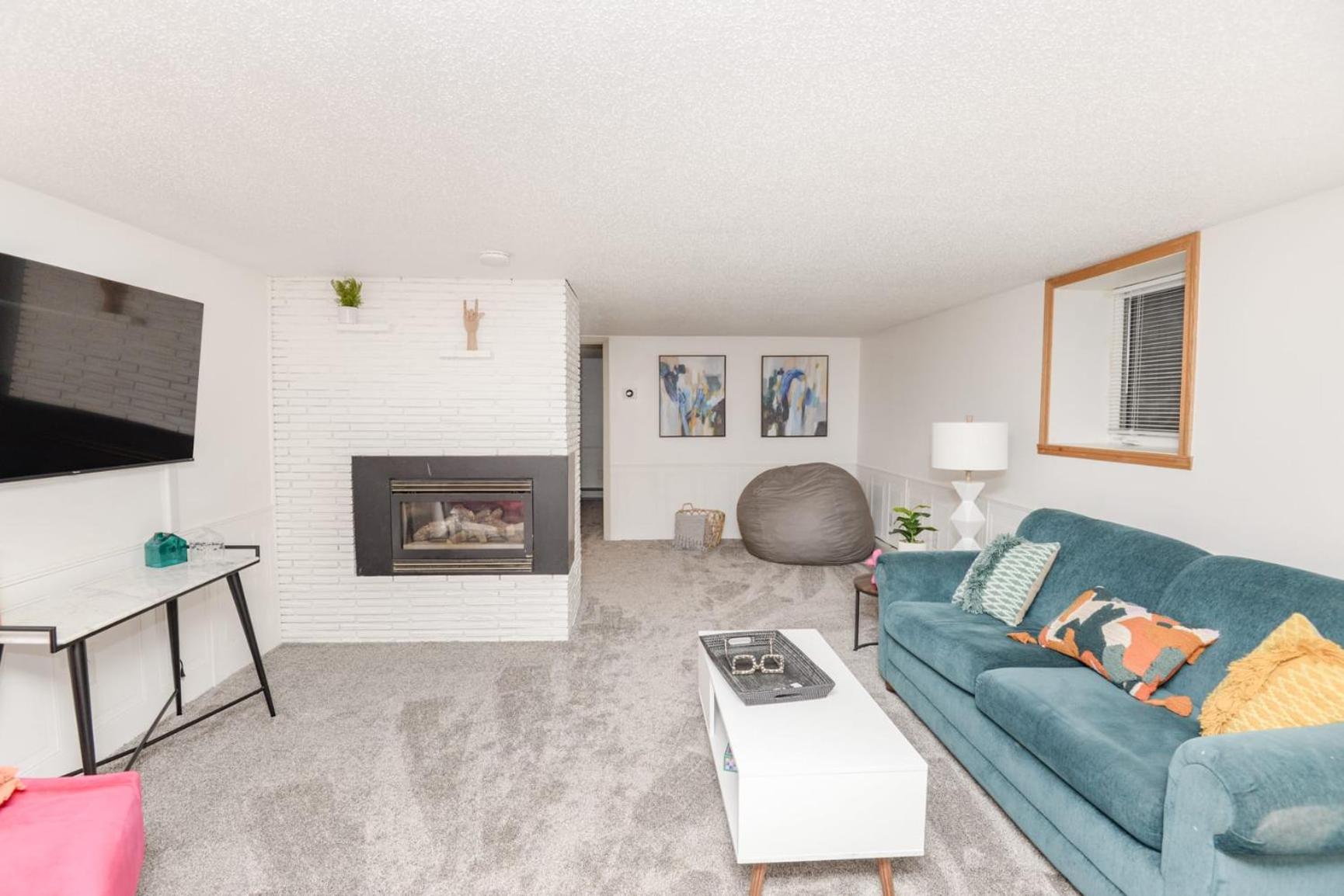 Family Room photo 1