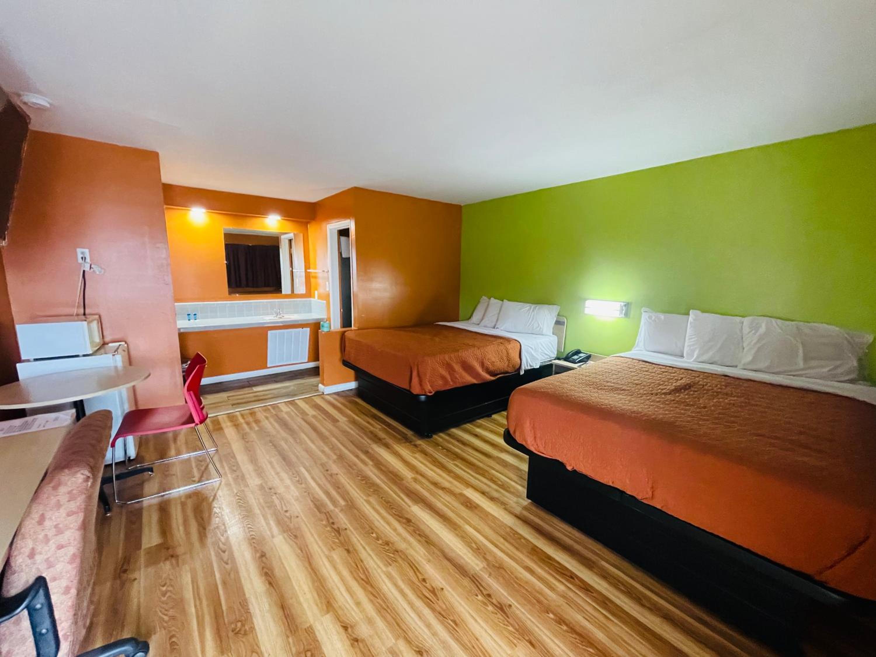 Double Room with Two Double Beds - Non-Smoking