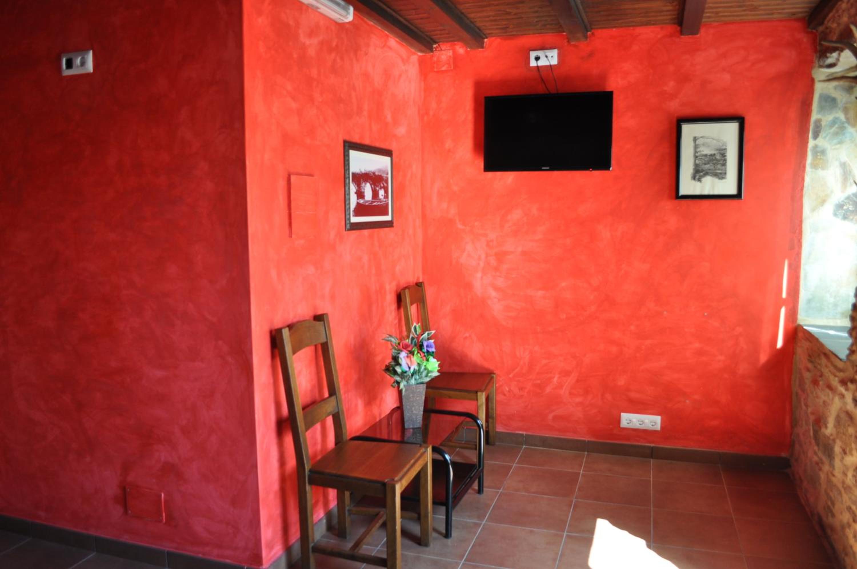 Double or Twin Room - Photo 3