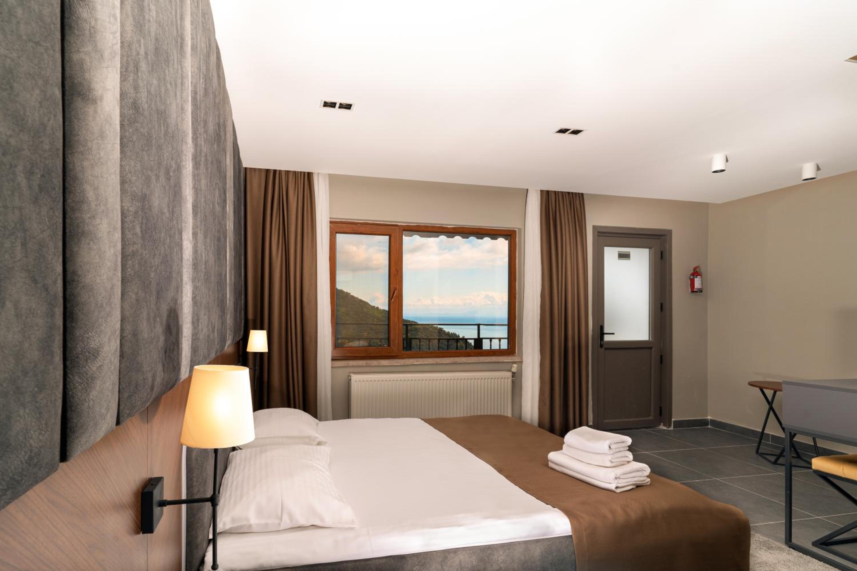 Standard Triple Room - Photo 8