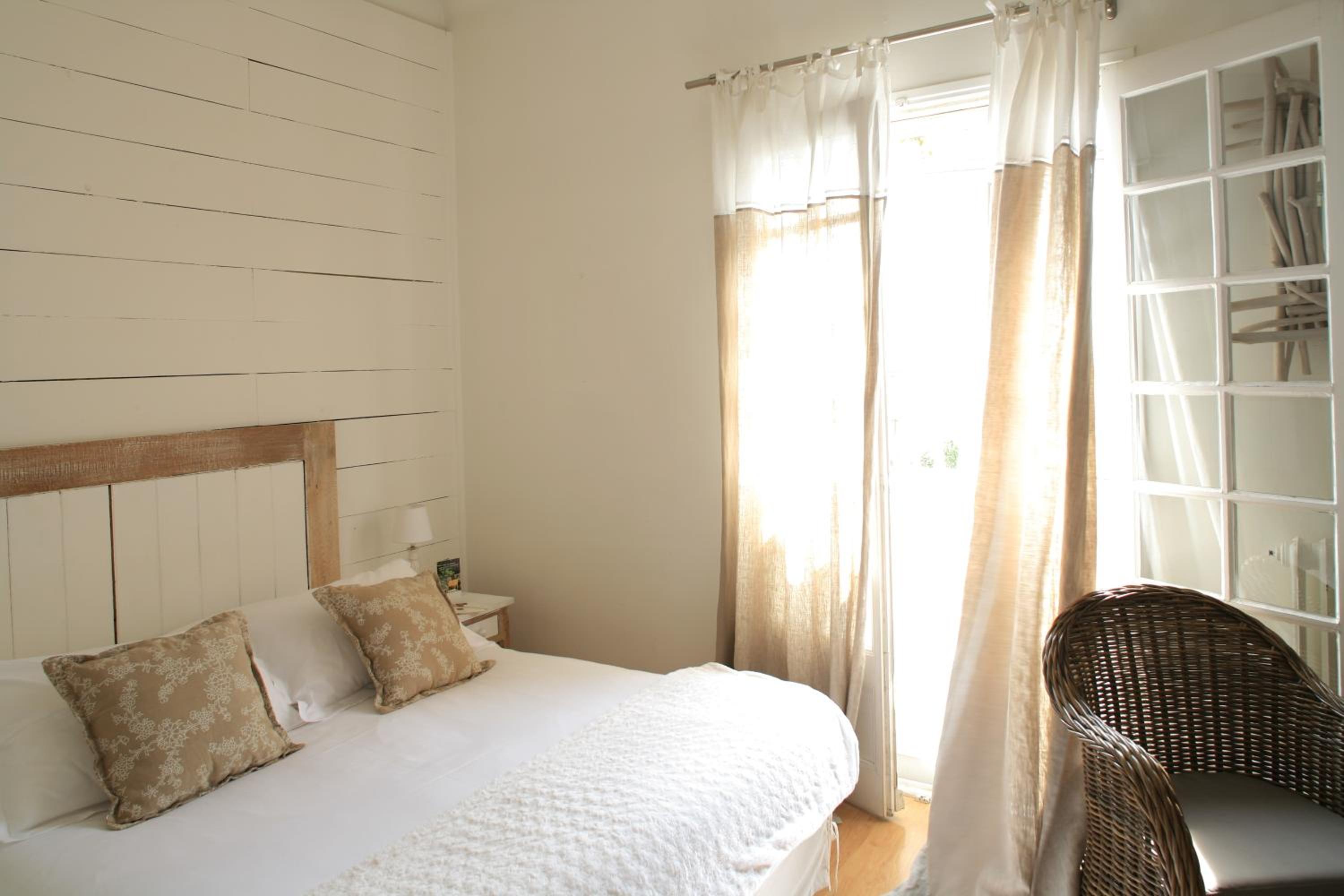 Standard Double Room - Photo 3
