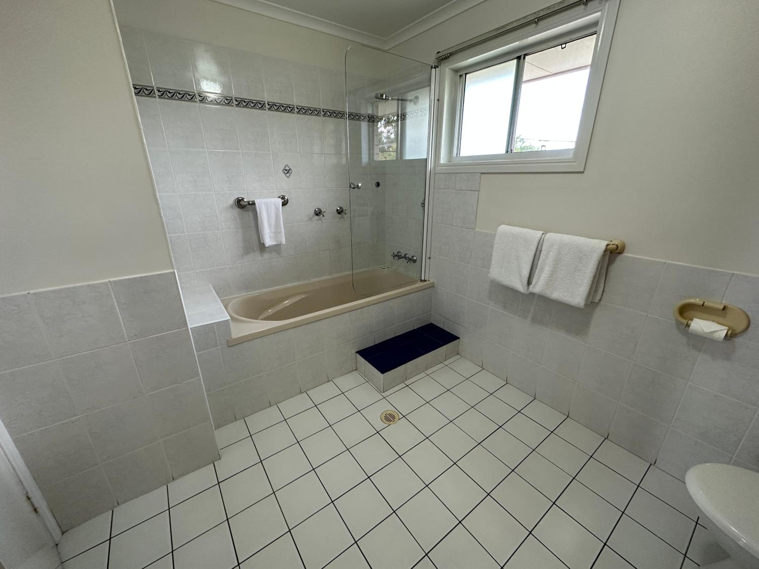 Executive Queen Room - Photo 4