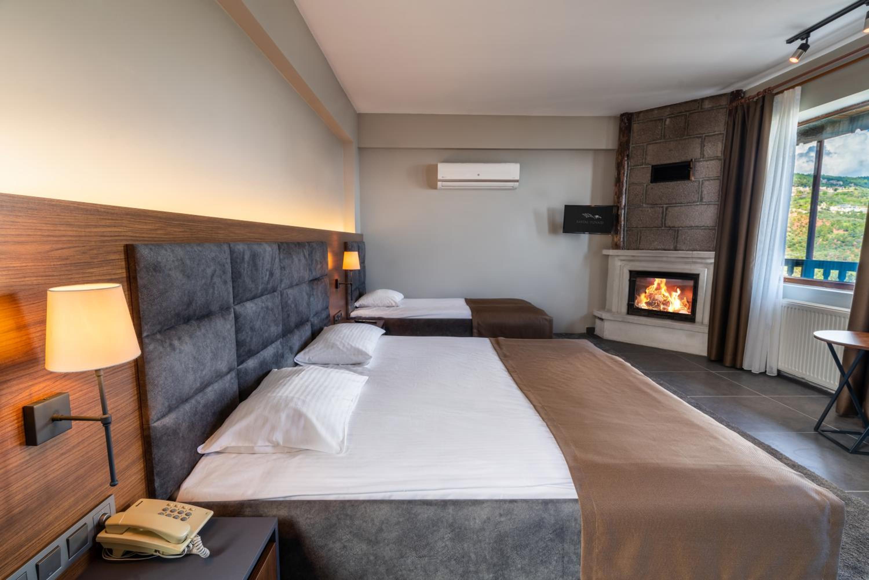 Deluxe Triple Room with Fireplace - Photo 4