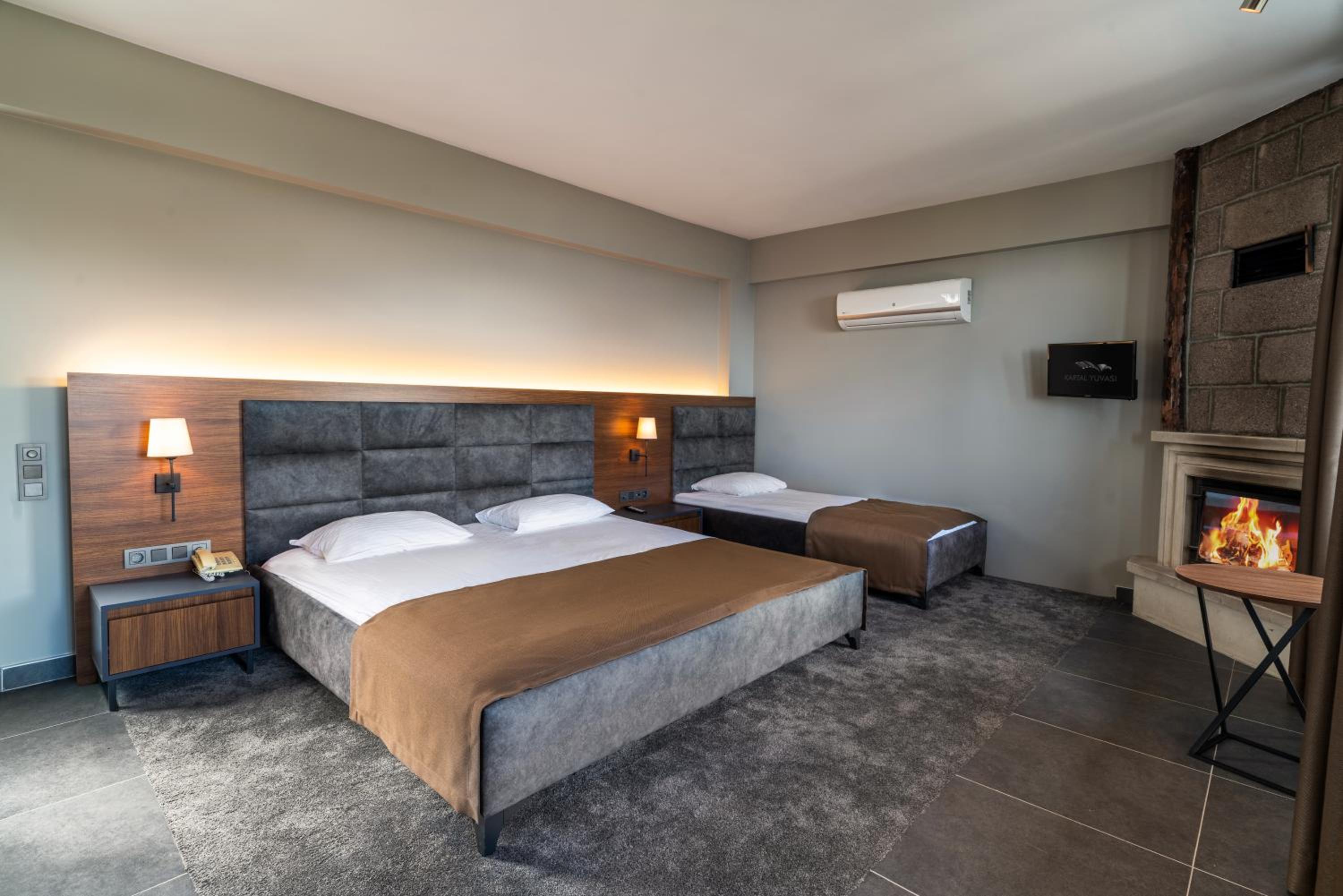 Deluxe Triple Room with Fireplace - Photo 3