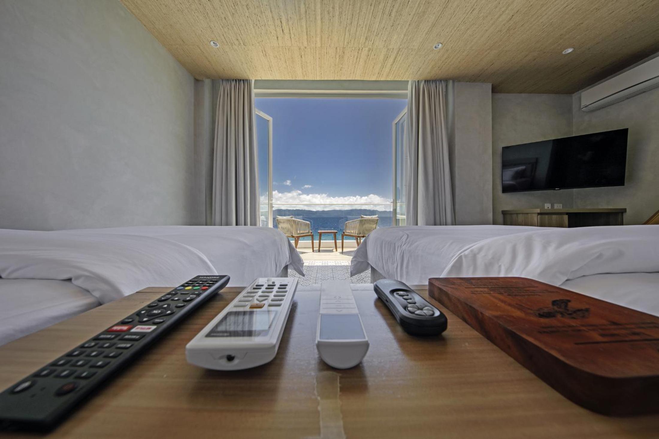 Deluxe Double or Twin Room with Sea View photo 1
