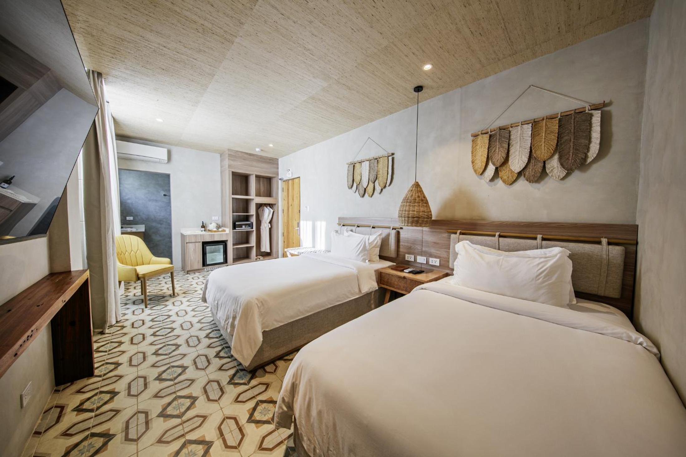 Deluxe Double or Twin Room photo 2