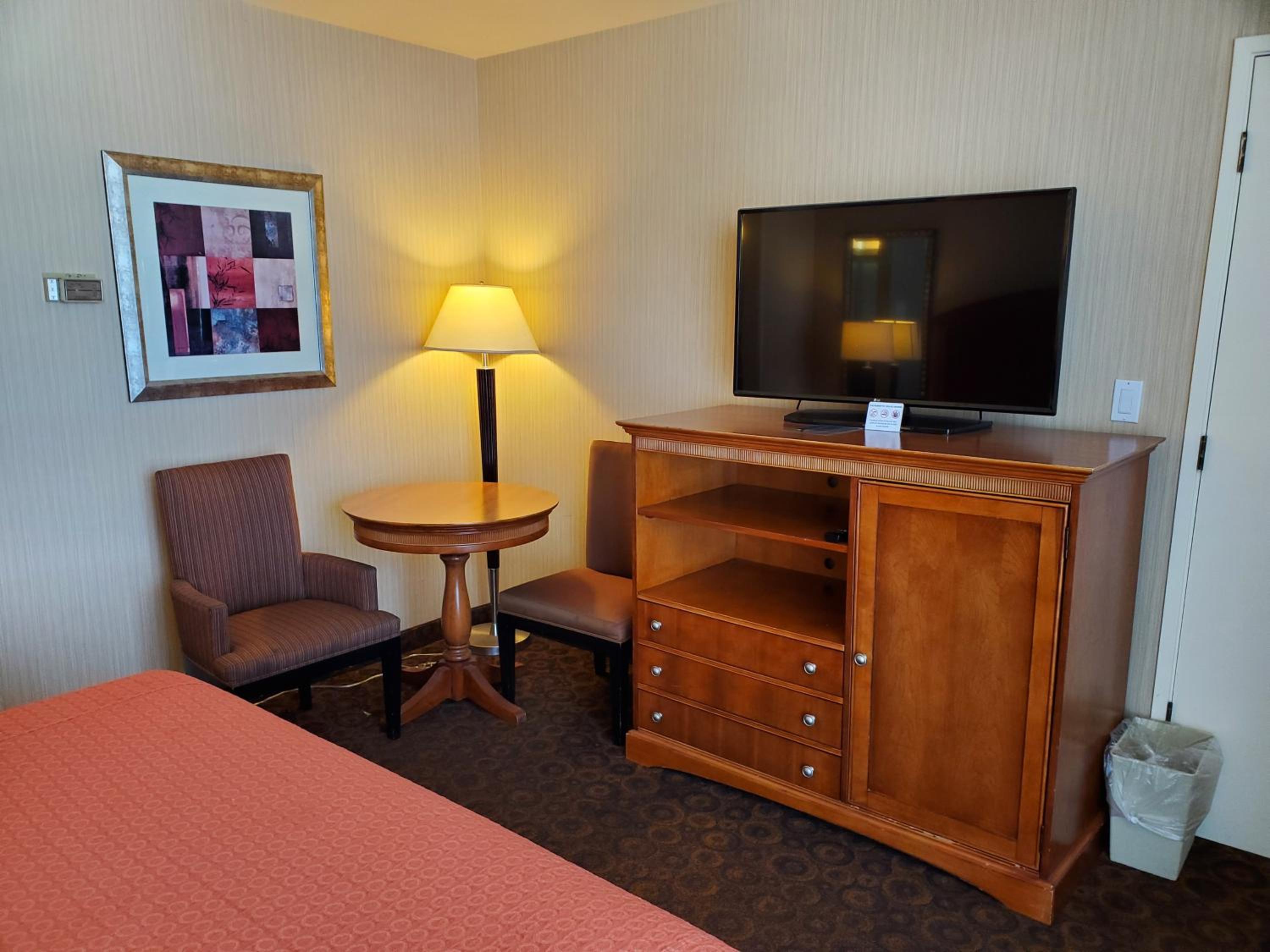 King Room thumbnail 5
