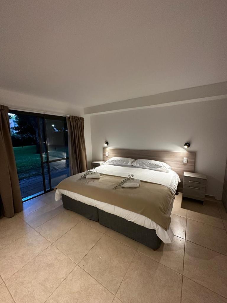 Deluxe King Room photo 1