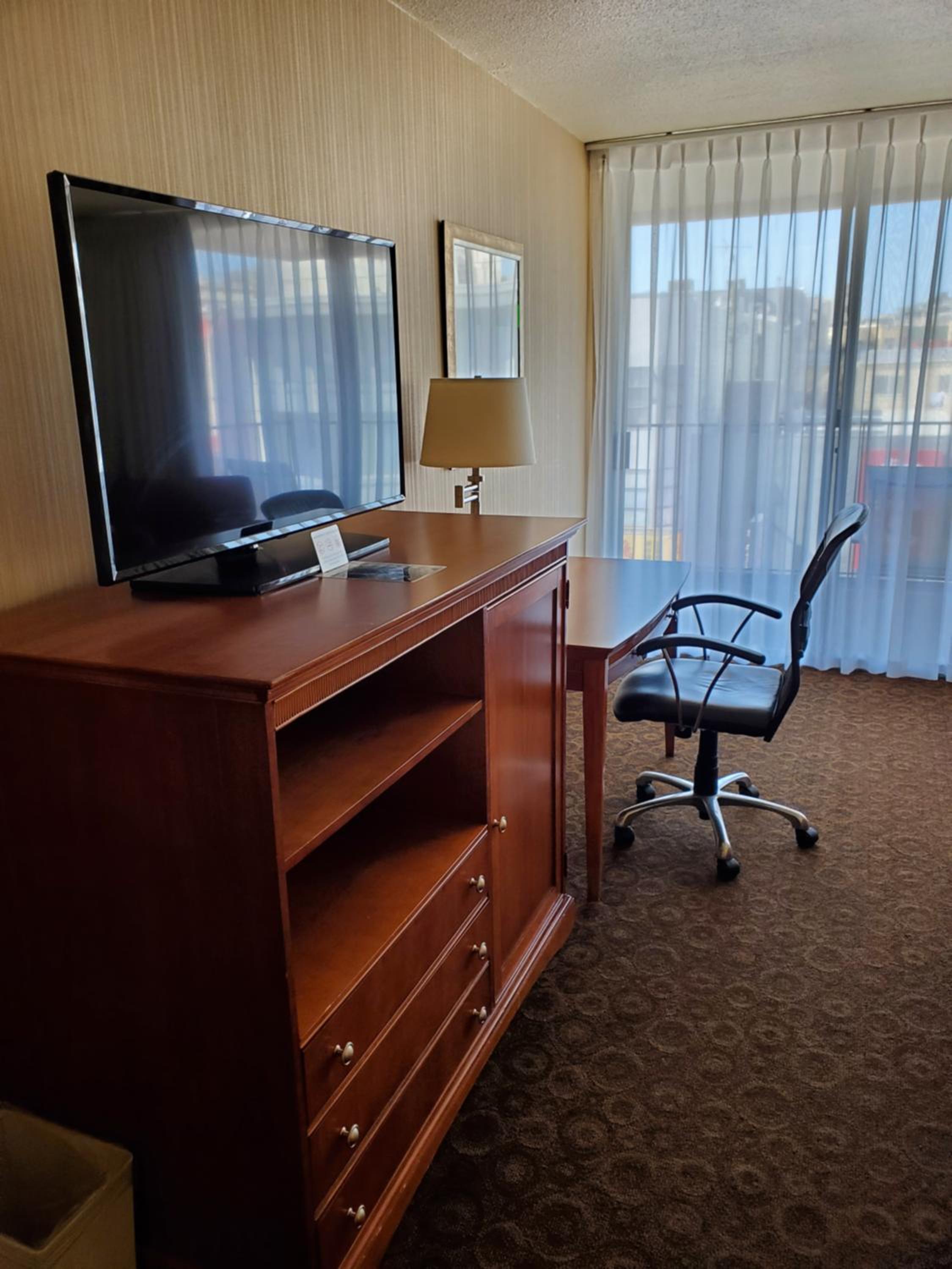 Deluxe King Room with Balcony
