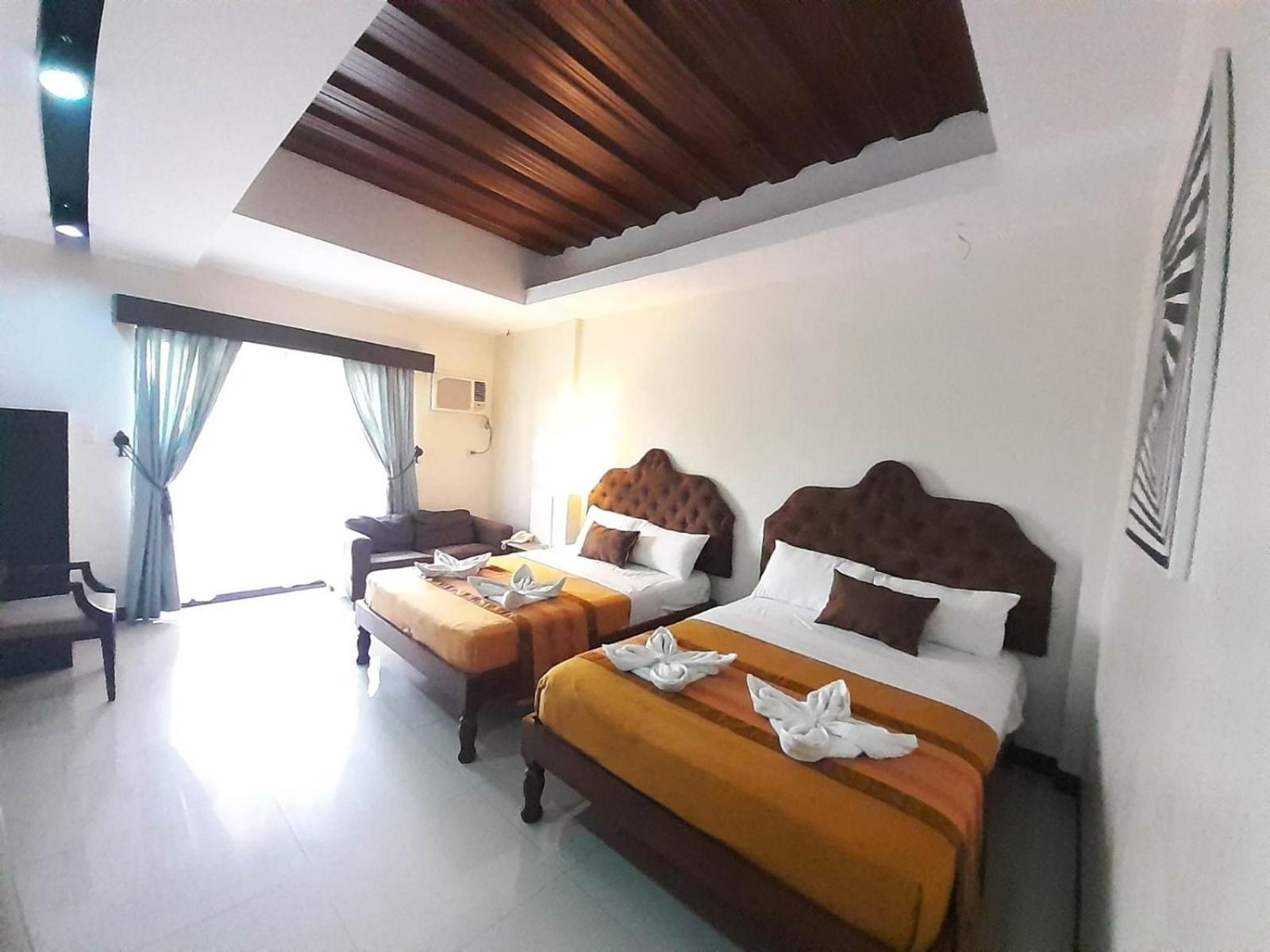 Deluxe Double Room with Two Double Beds photo 3