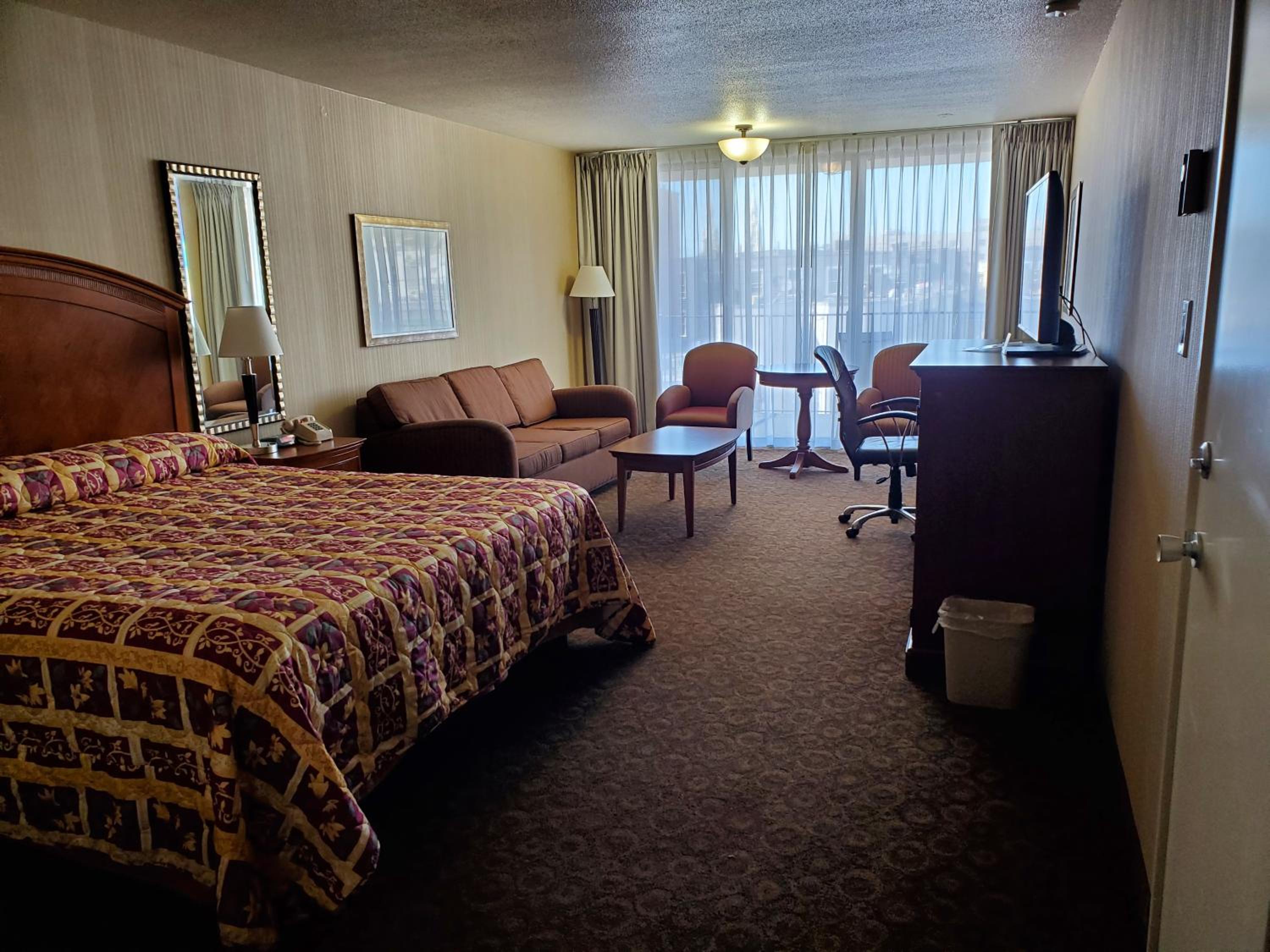 Deluxe King Room with Balcony