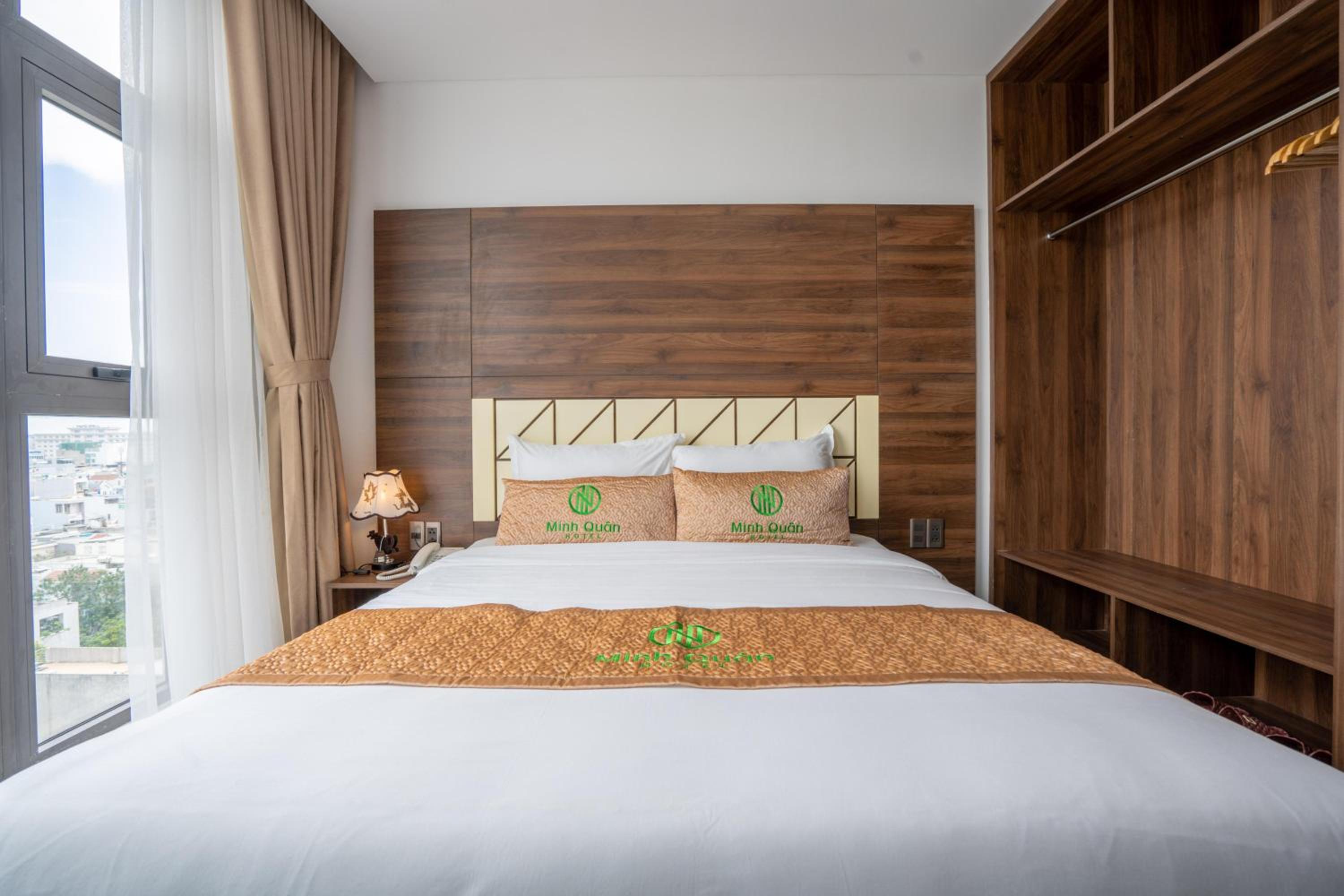 Deluxe Queen Room - Photo 5