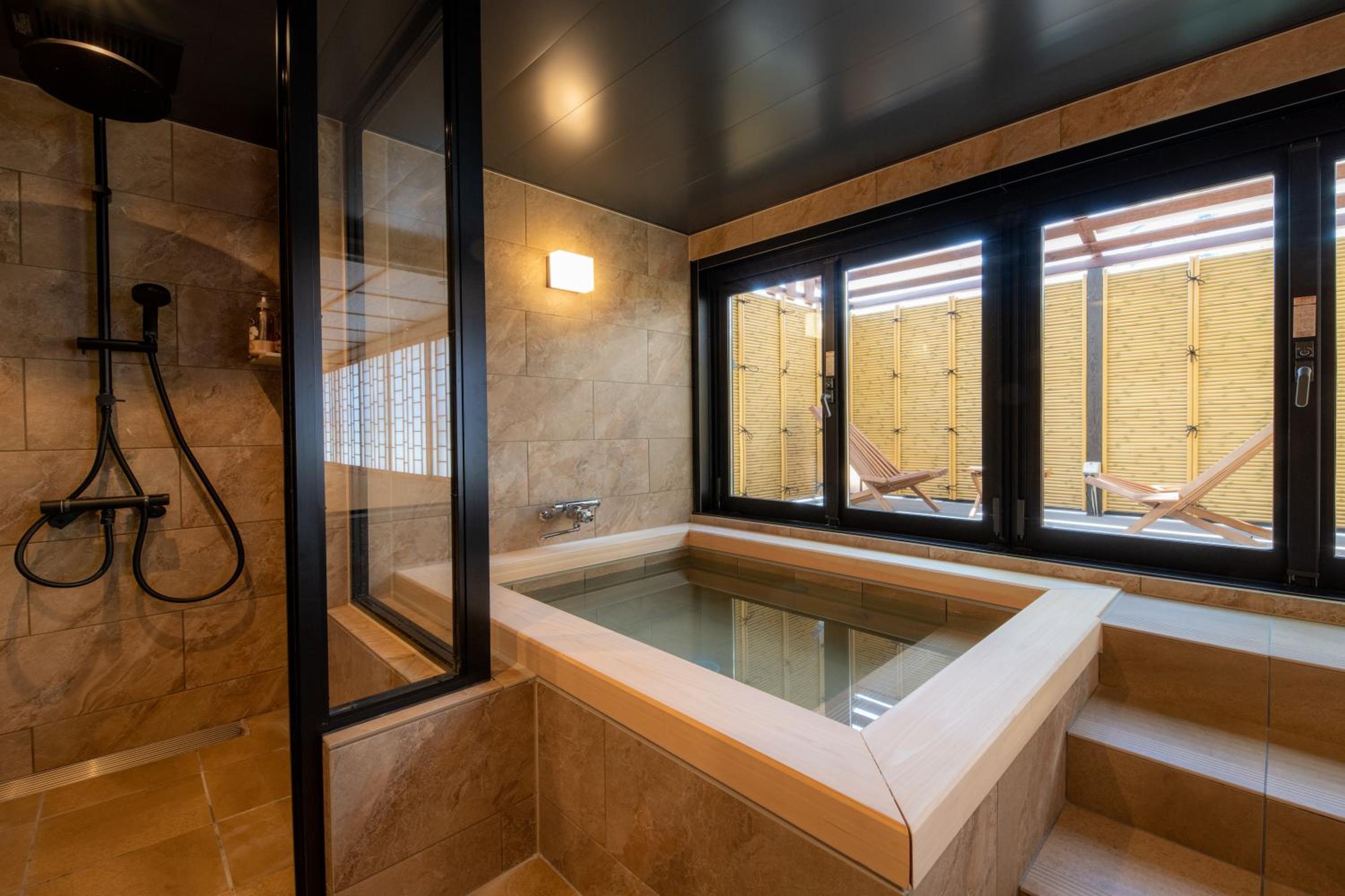 Suite with Spa Bath