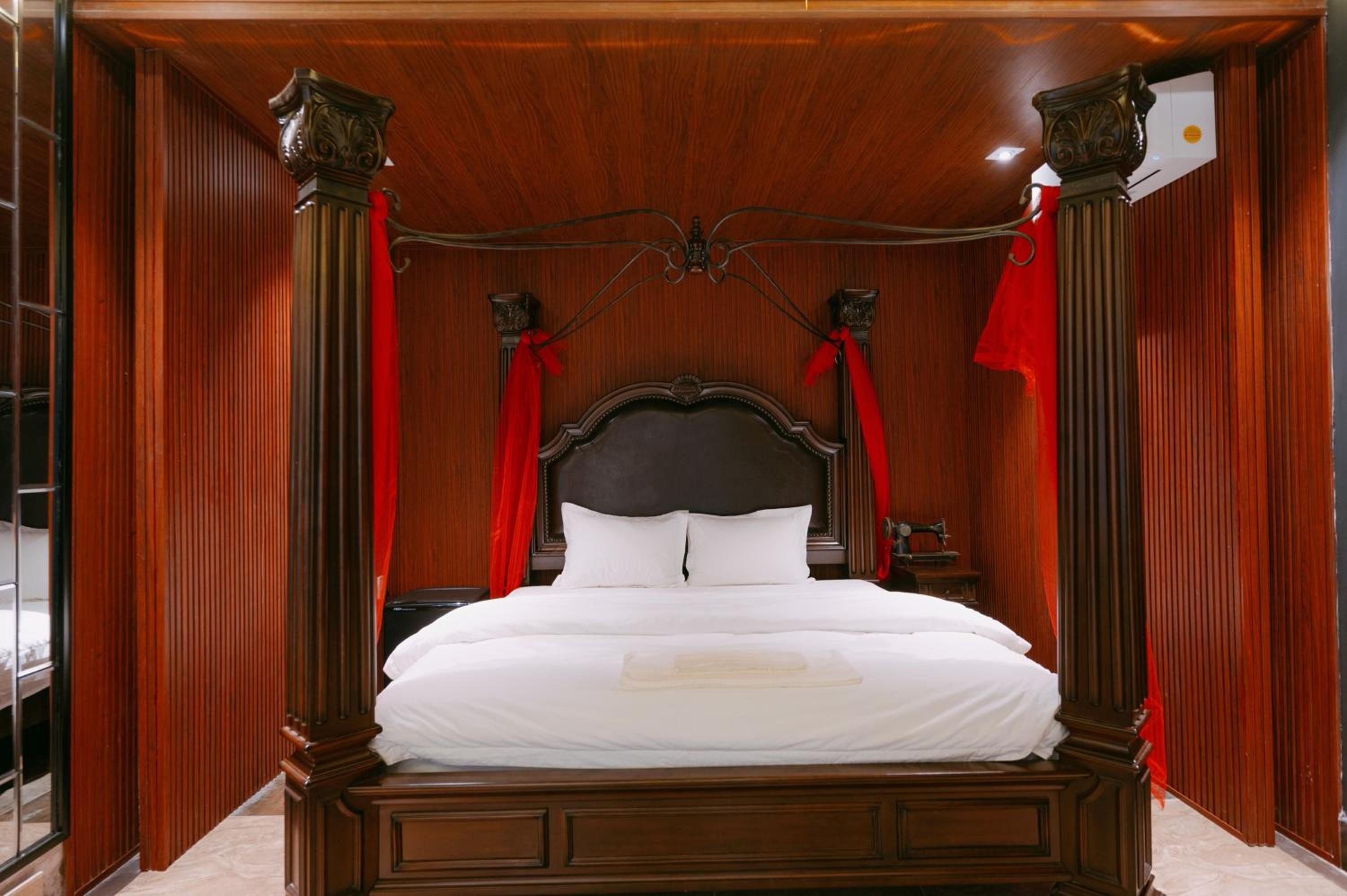 Deluxe Double Room with Bath