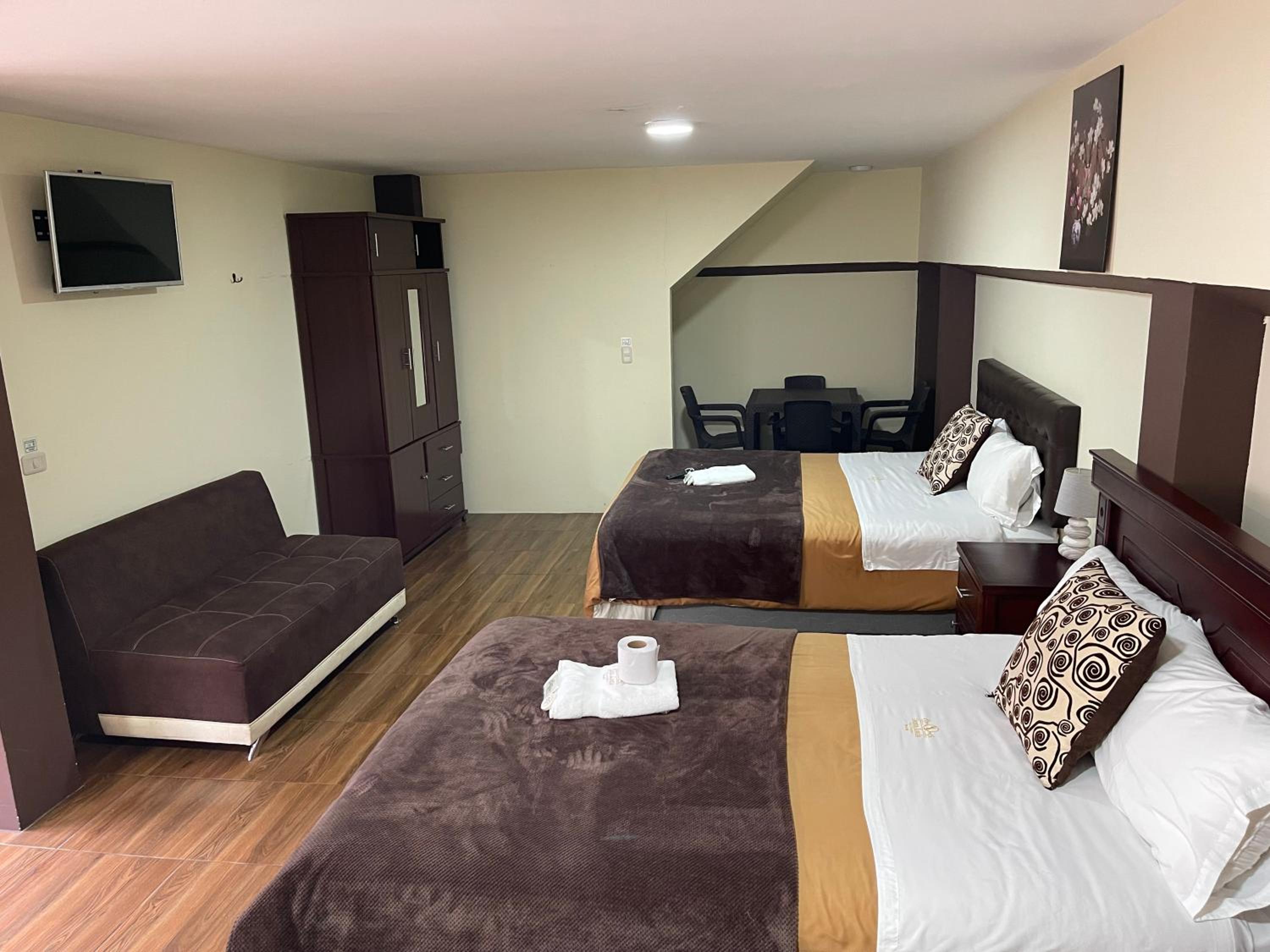 Superior Queen Room with Two Queen Beds photo 3