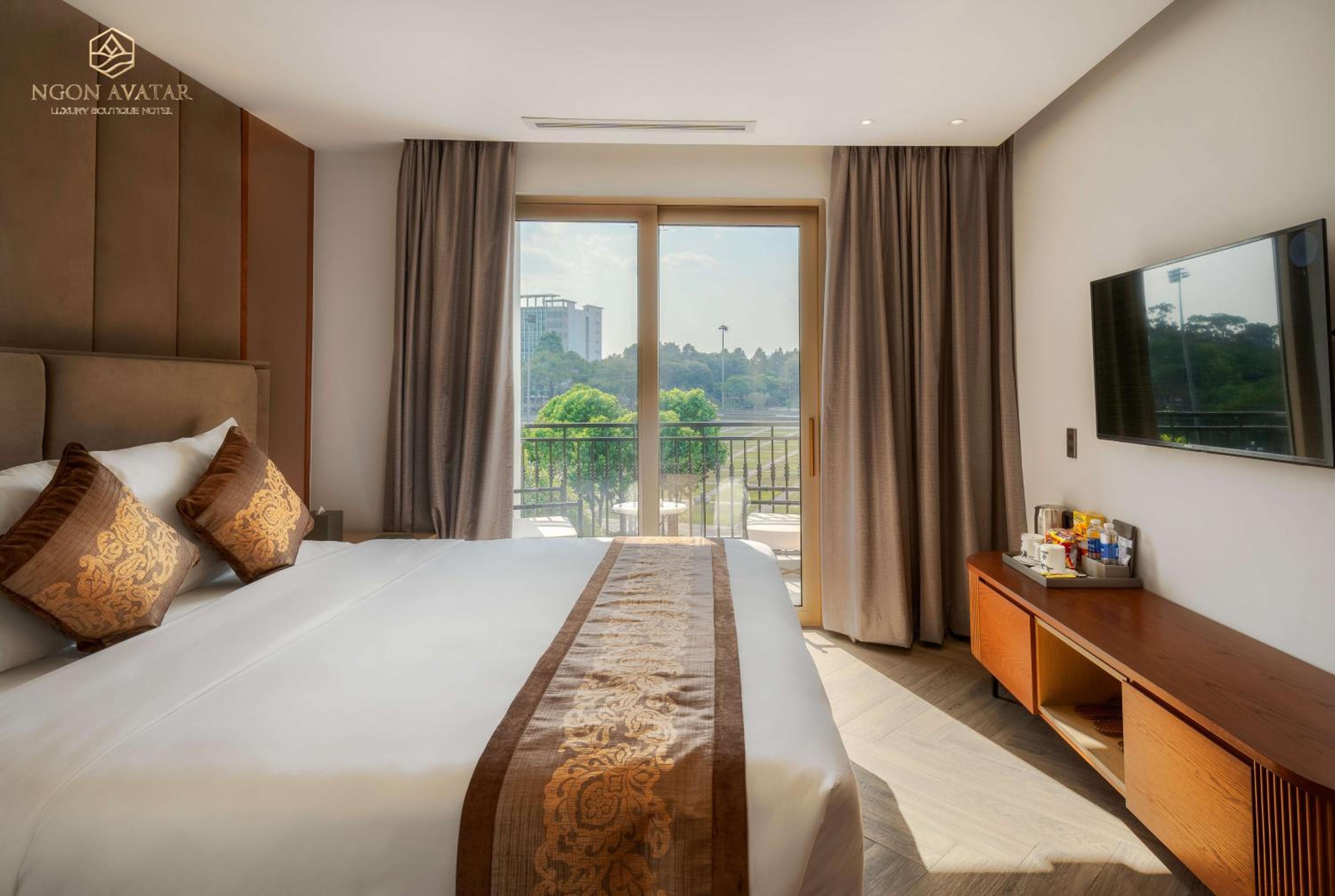 King Room with Balcony photo 1