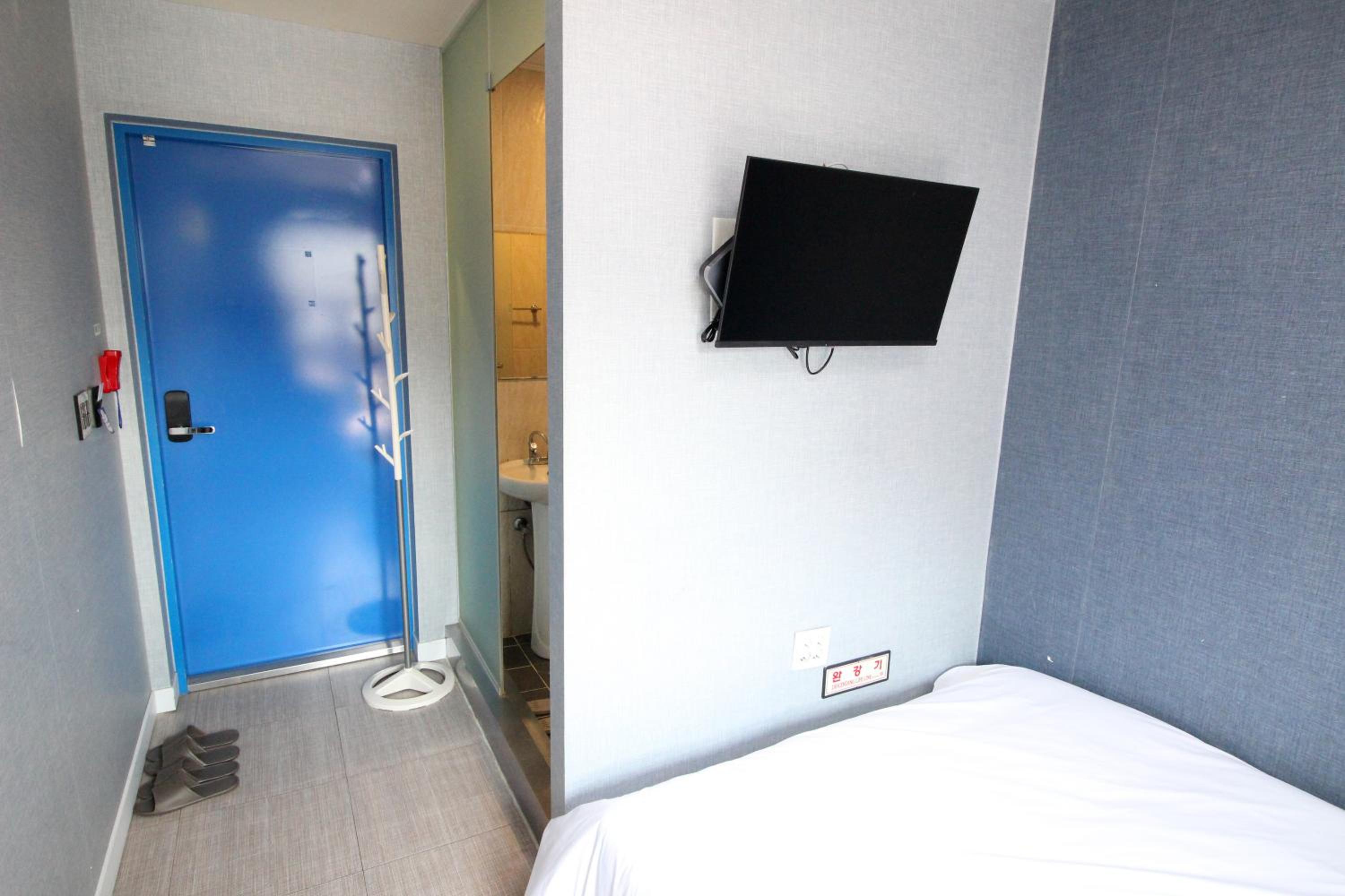 Double Room - Photo 3