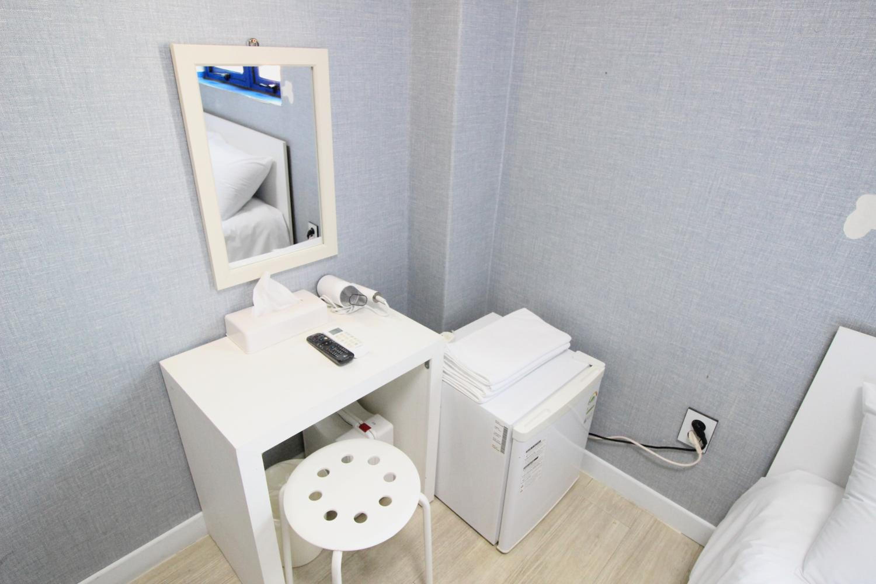 Double Room - Photo 17