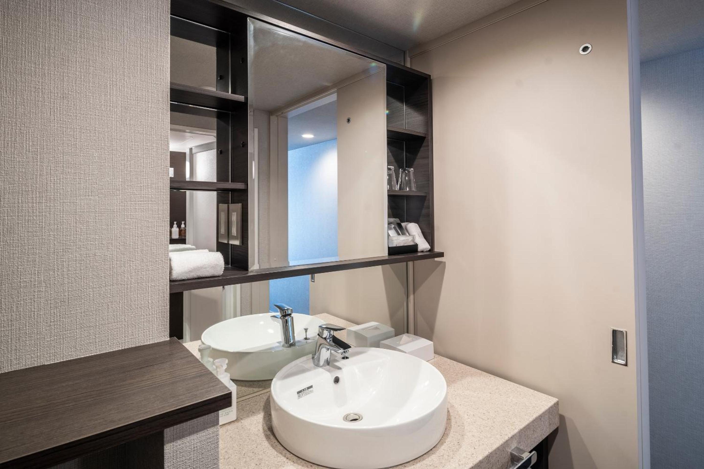 Deluxe Twin Room - Photo 11