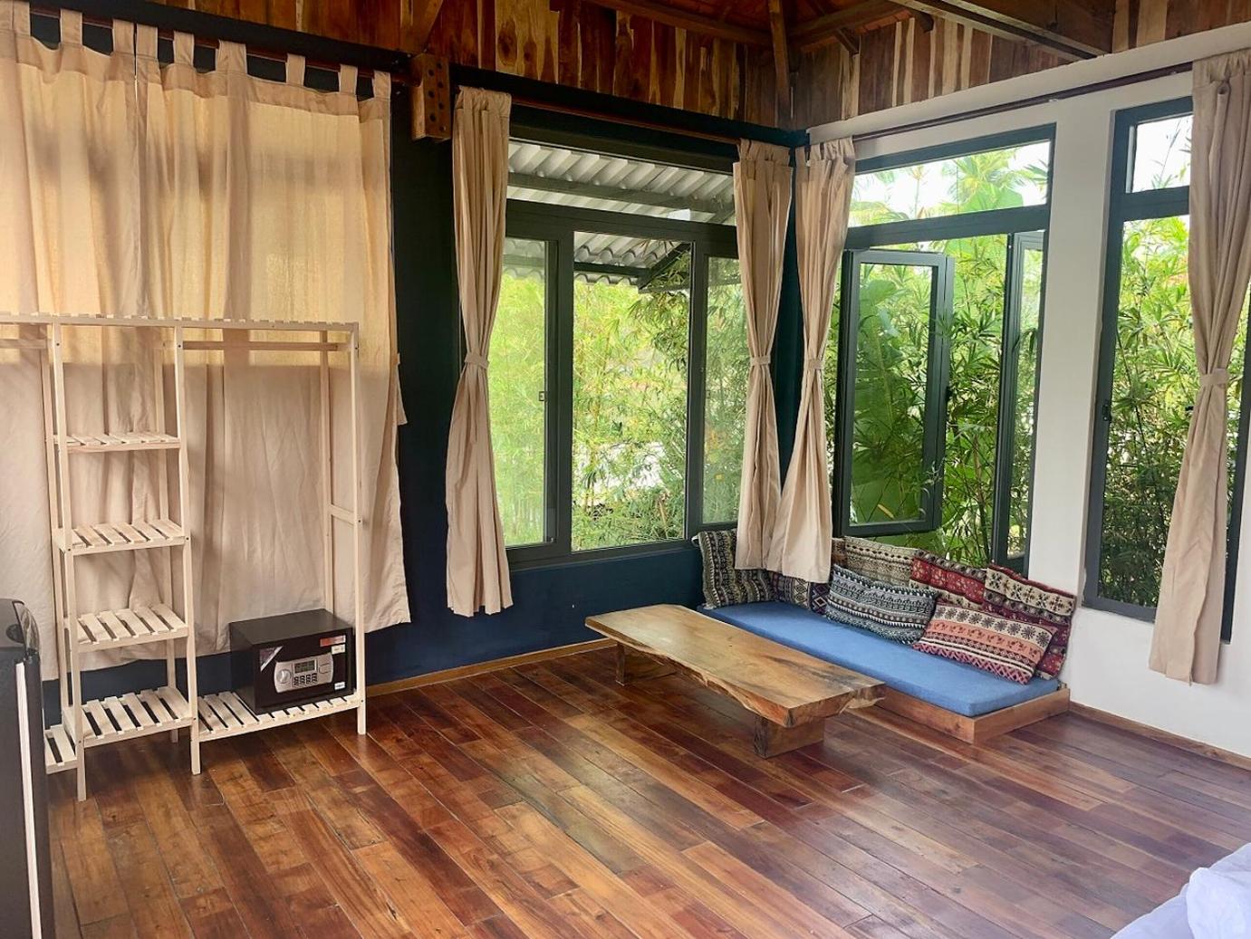 Deluxe Double Room with Side Sea View photo 3