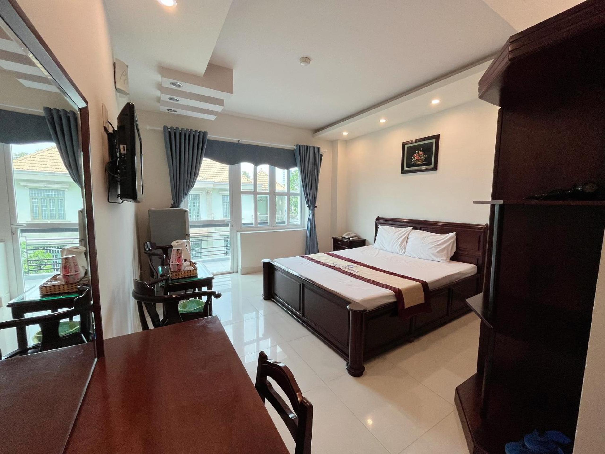 Queen Room with Balcony