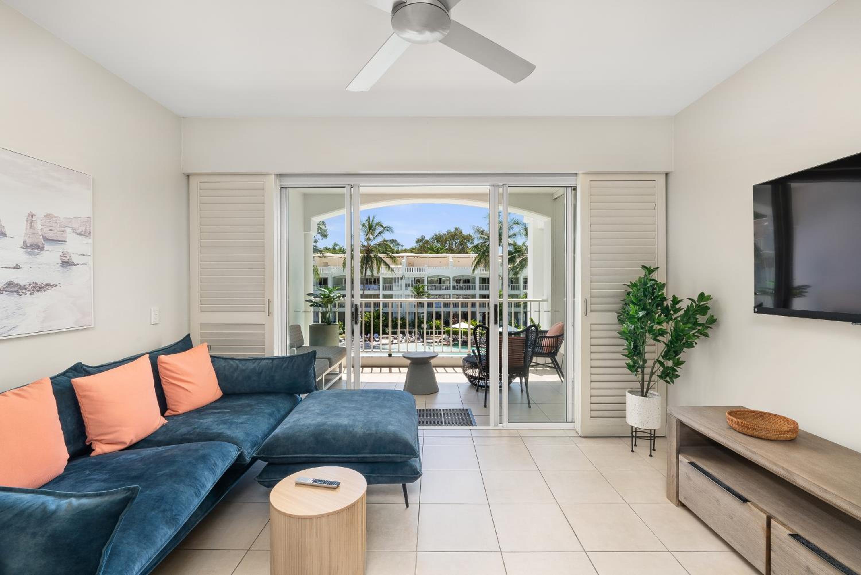 One Bedroom Apartment with Rooftop #3132