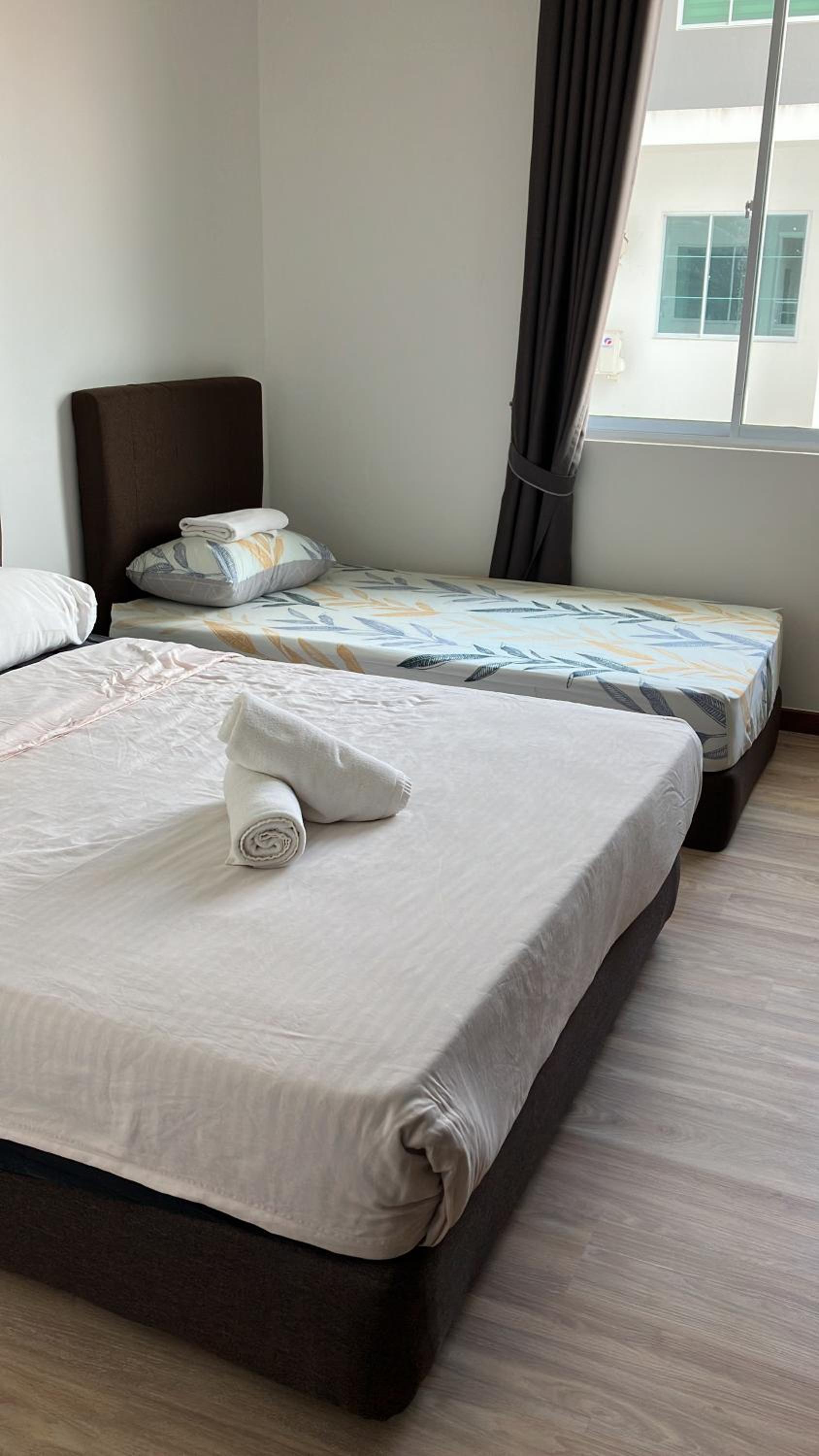 One-Bedroom Apartment - Photo 2