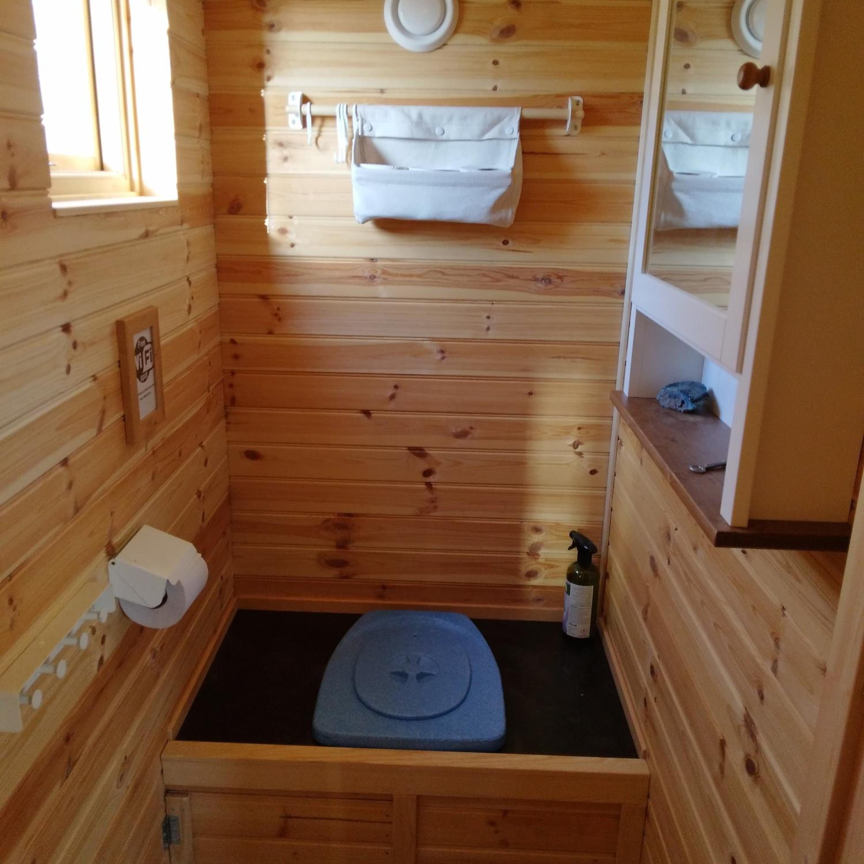 One-Bedroom House - Photo 12