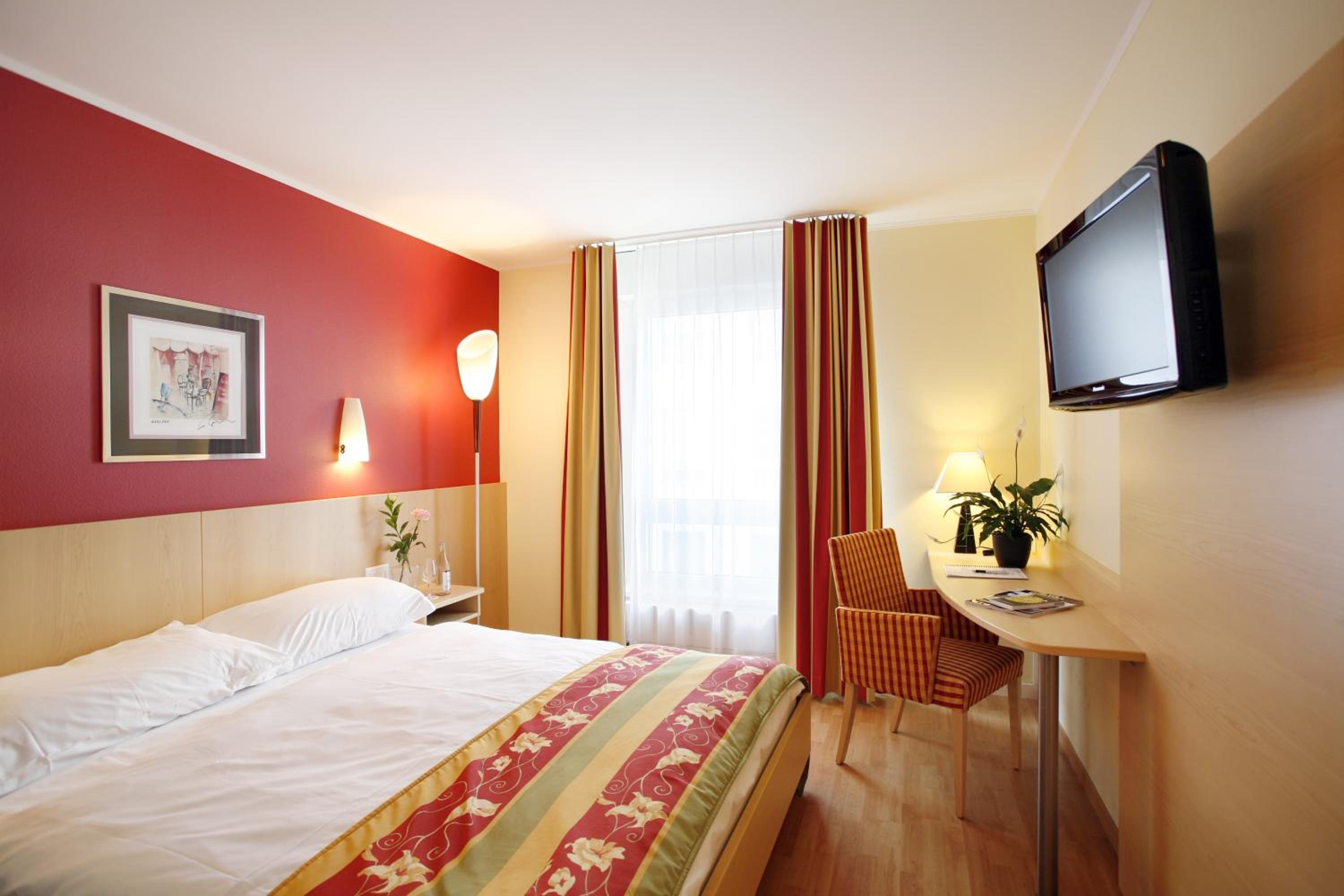 Standard Double Room - Photo 1