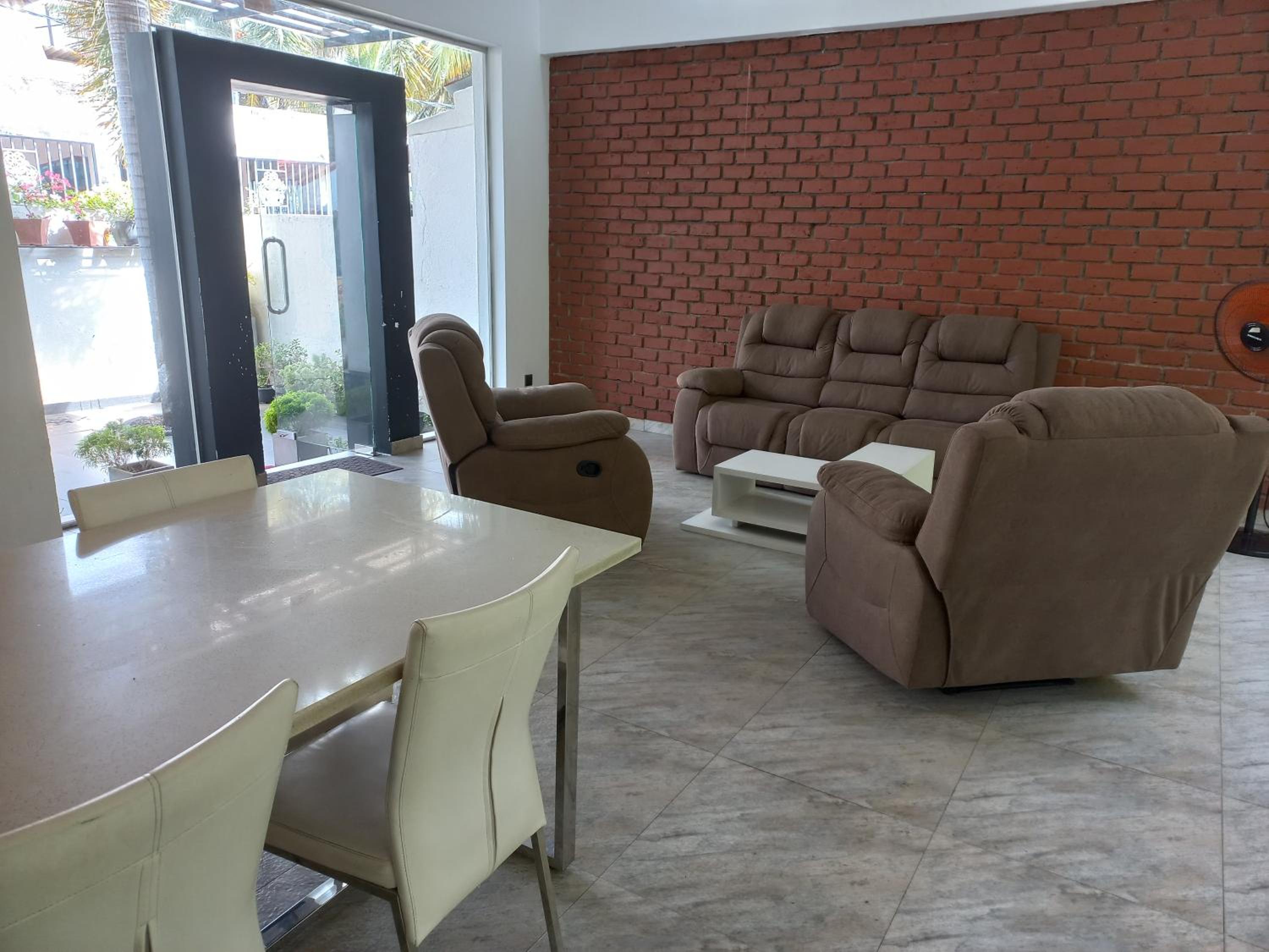Villa photo 1