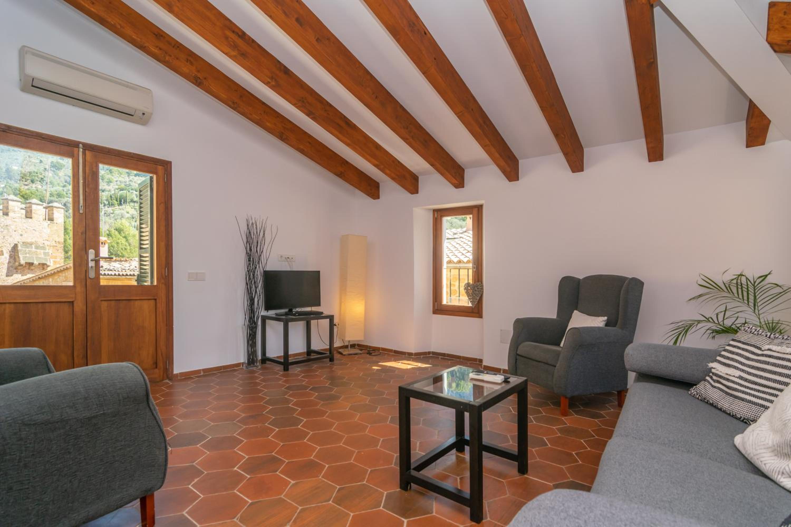 One-Bedroom House photo 2
